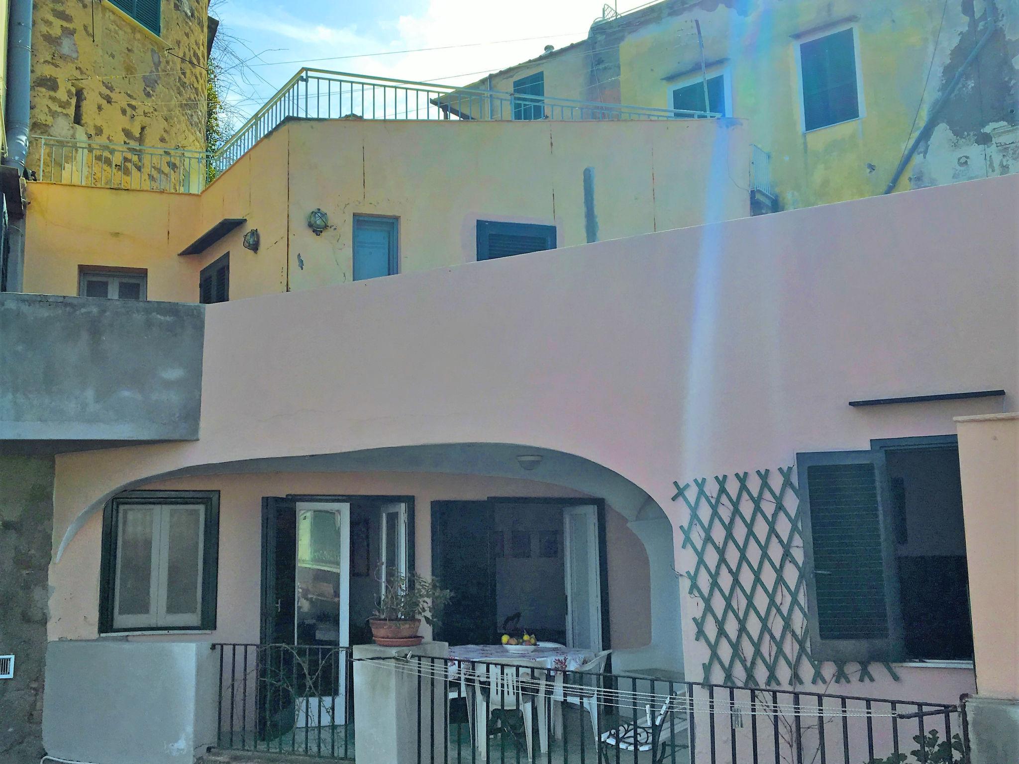 Foto 4 - Apartamento de 2 habitaciones en Ischia con terraza