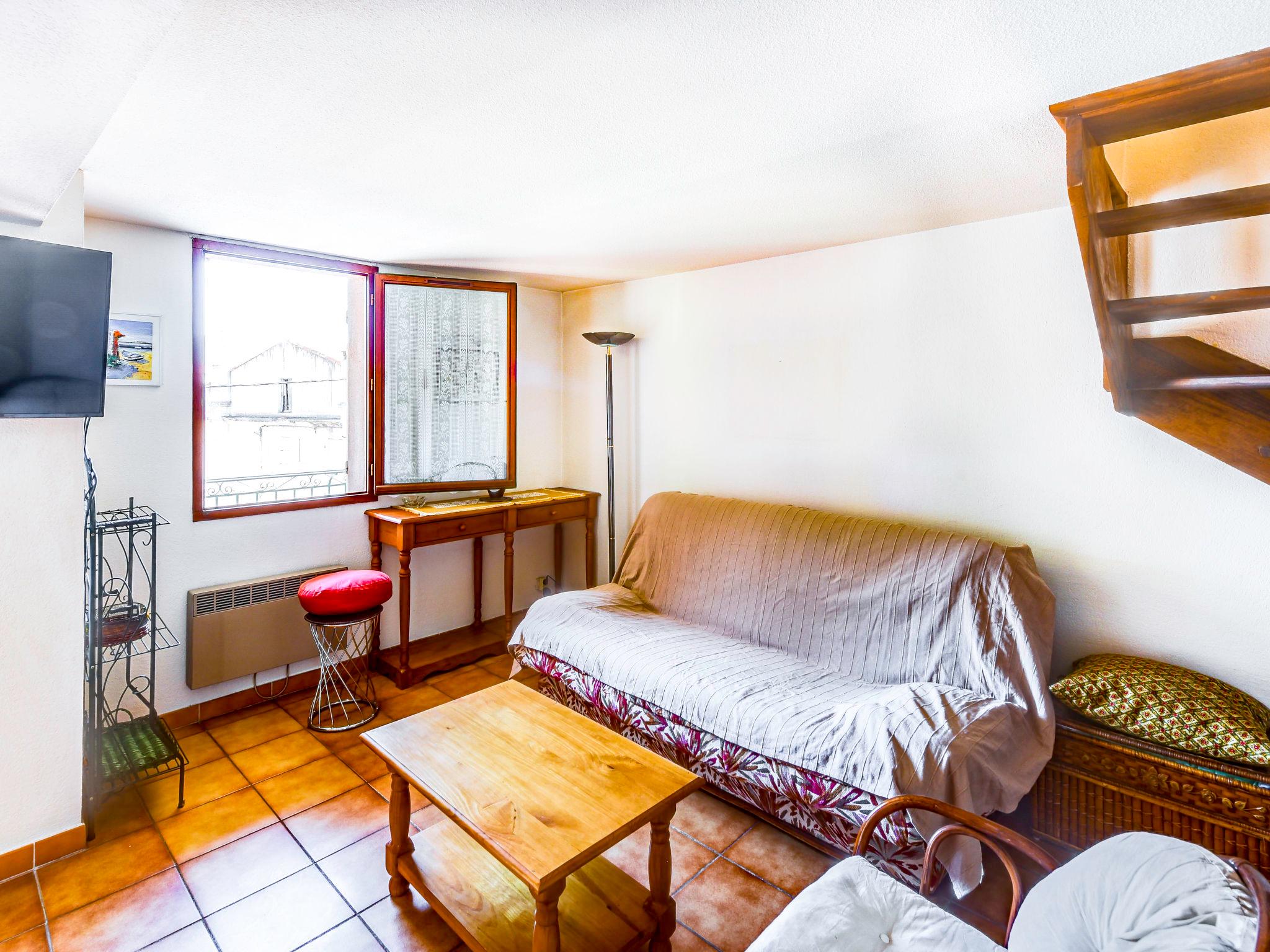 Foto 9 - Apartment mit 2 Schlafzimmern in Saint-Cyr-sur-Mer mit terrasse und blick aufs meer