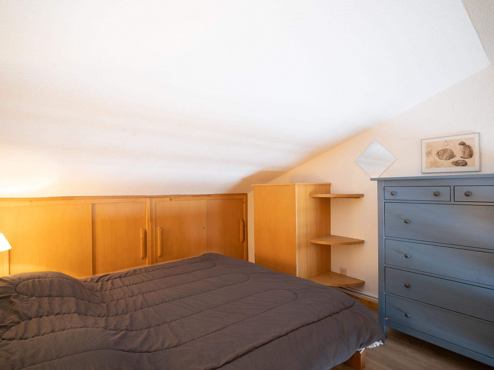 Foto 9 - Apartment mit 1 Schlafzimmer in Les Belleville mit blick auf die berge