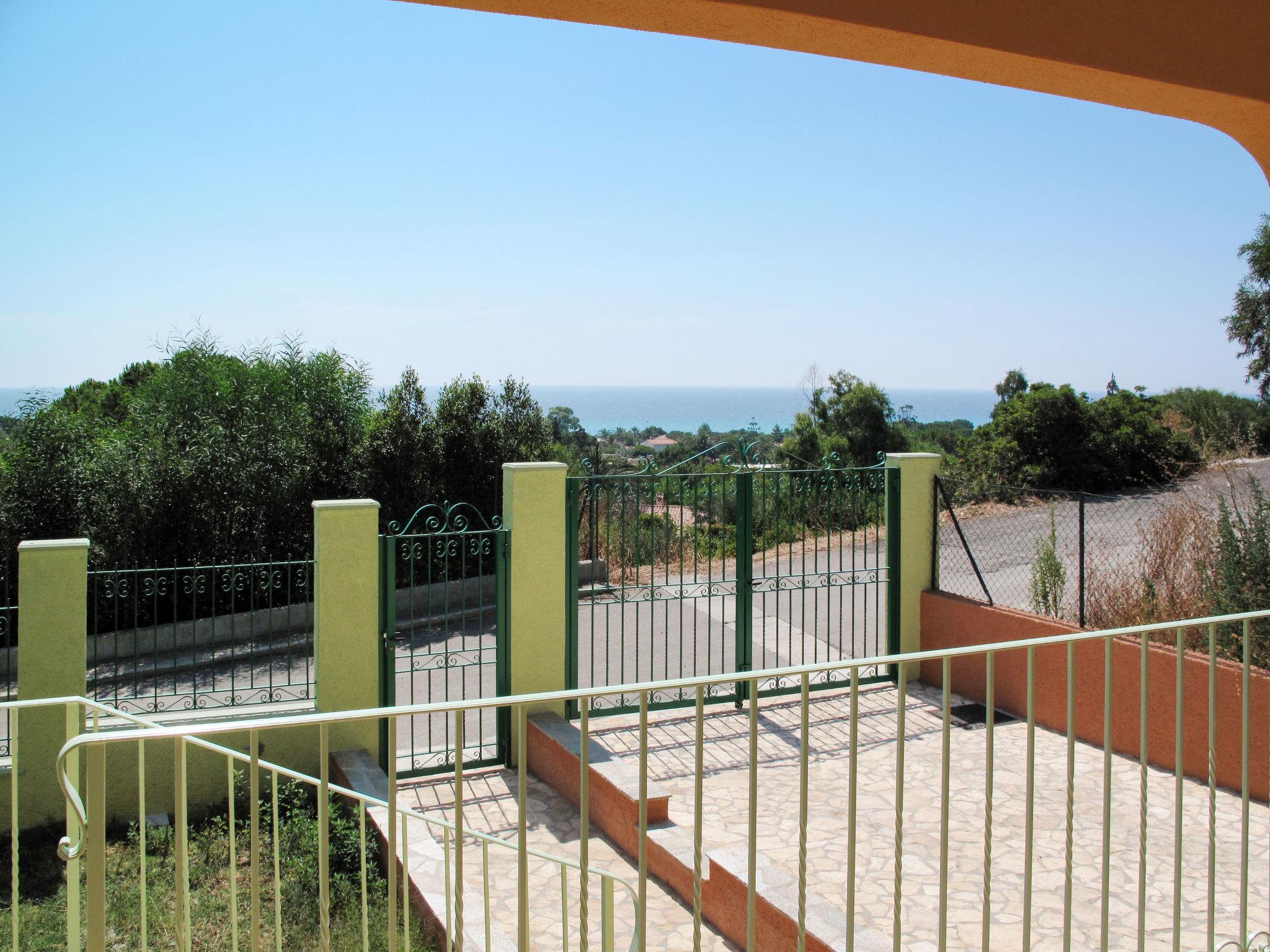 Photo 18 - Maison de 2 chambres à Muravera avec jardin et vues à la mer