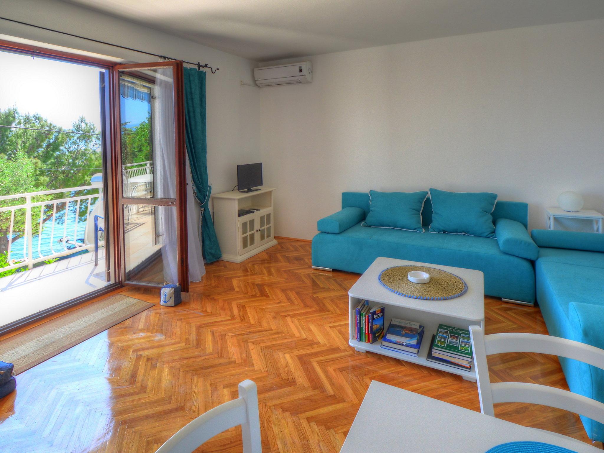 Foto 5 - Appartamento con 1 camera da letto a Novi Vinodolski con terrazza e vista mare