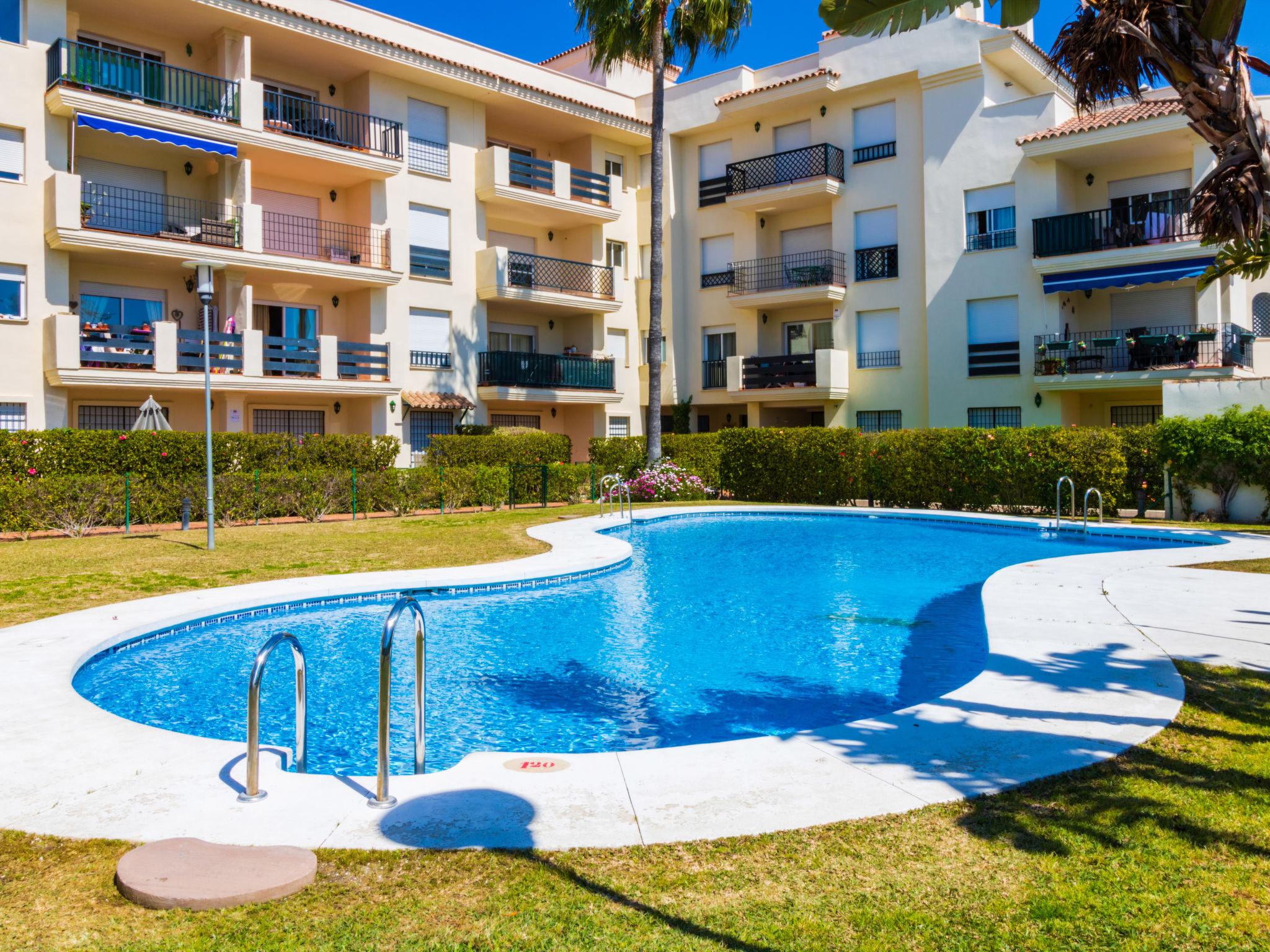 Foto 16 - Apartamento de 2 quartos em Marbella com piscina e jardim