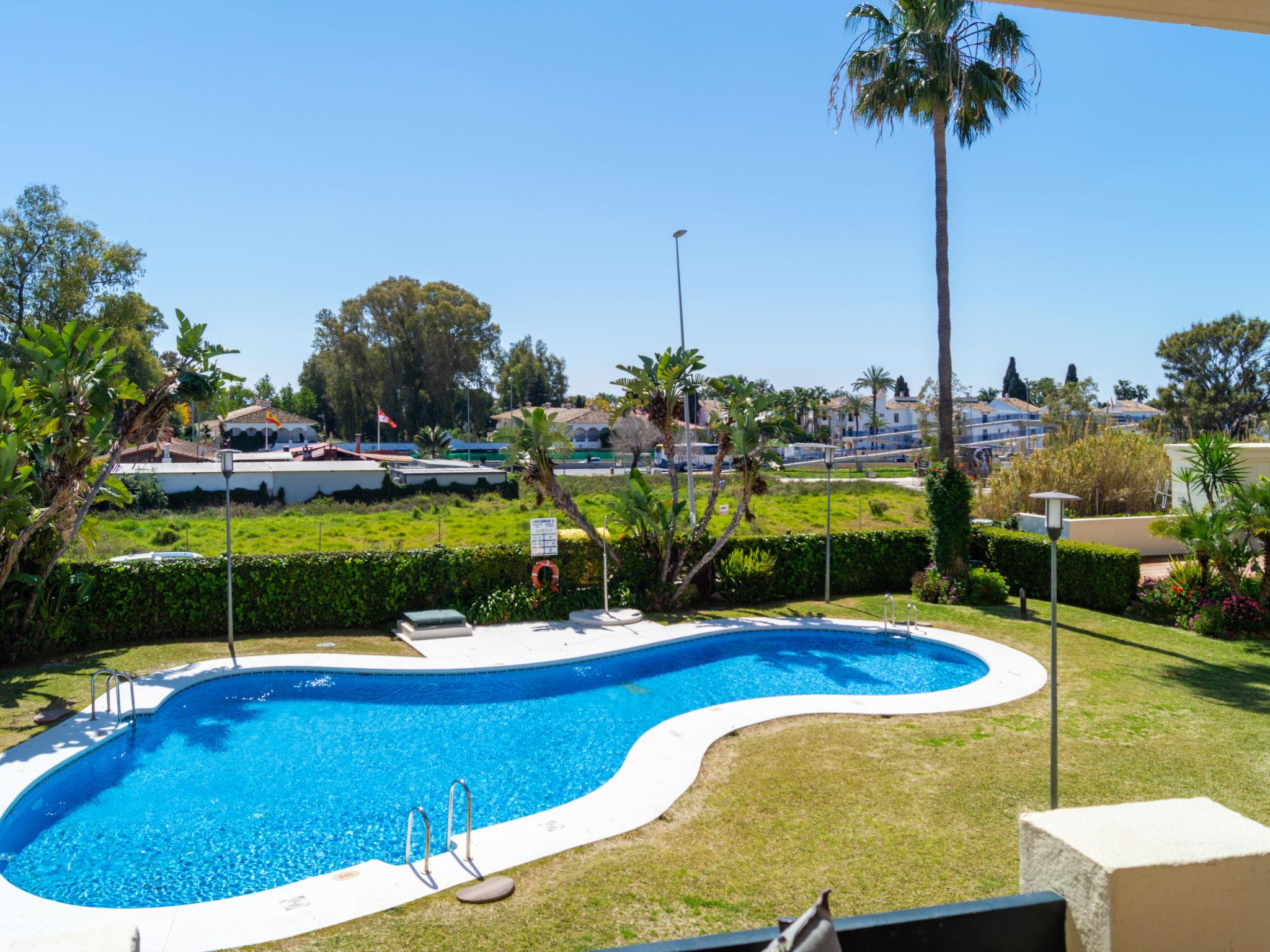 Photo 15 - Appartement de 2 chambres à Marbella avec piscine et vues à la mer