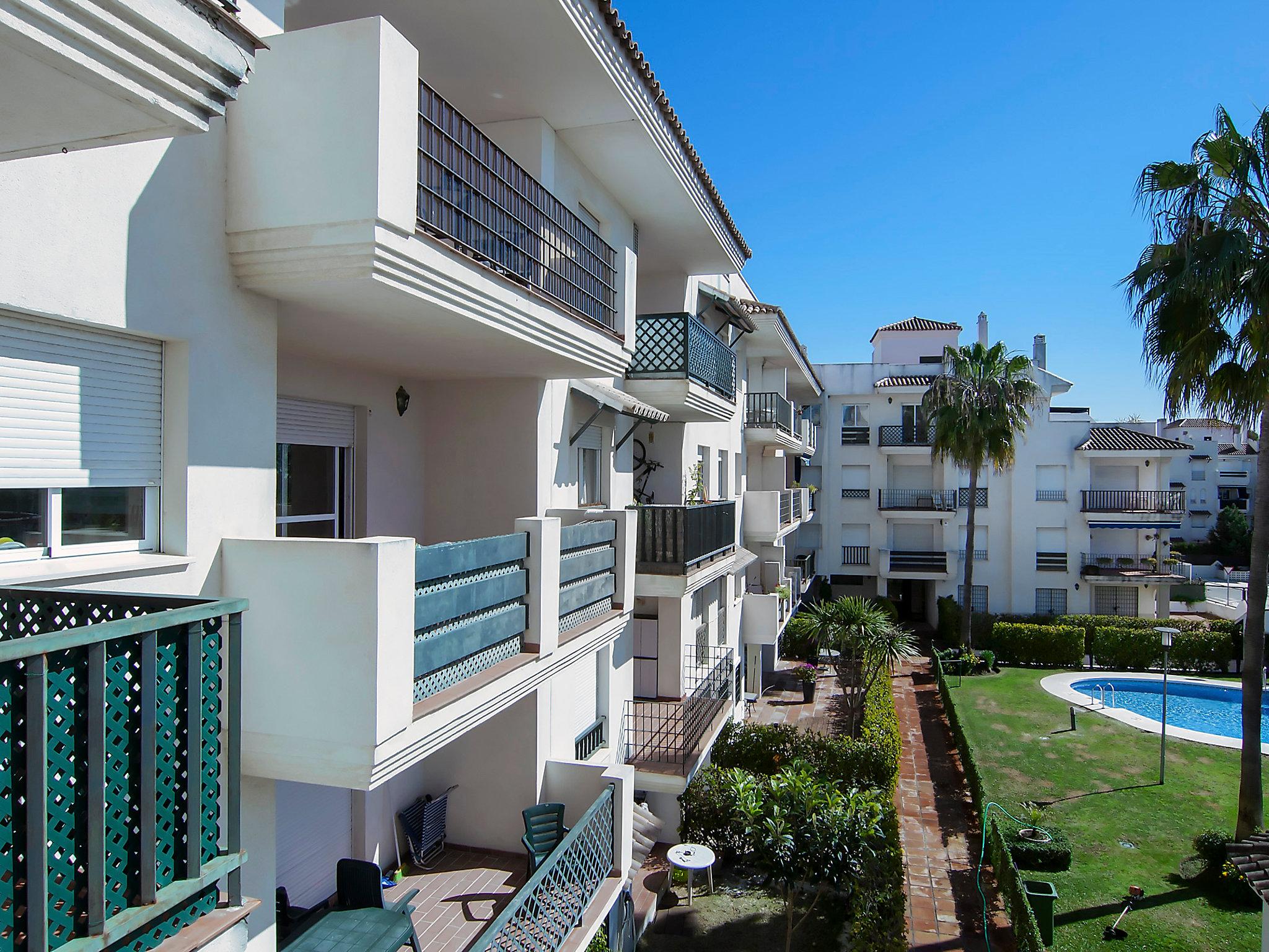 Photo 12 - Appartement de 2 chambres à Marbella avec piscine et vues à la mer