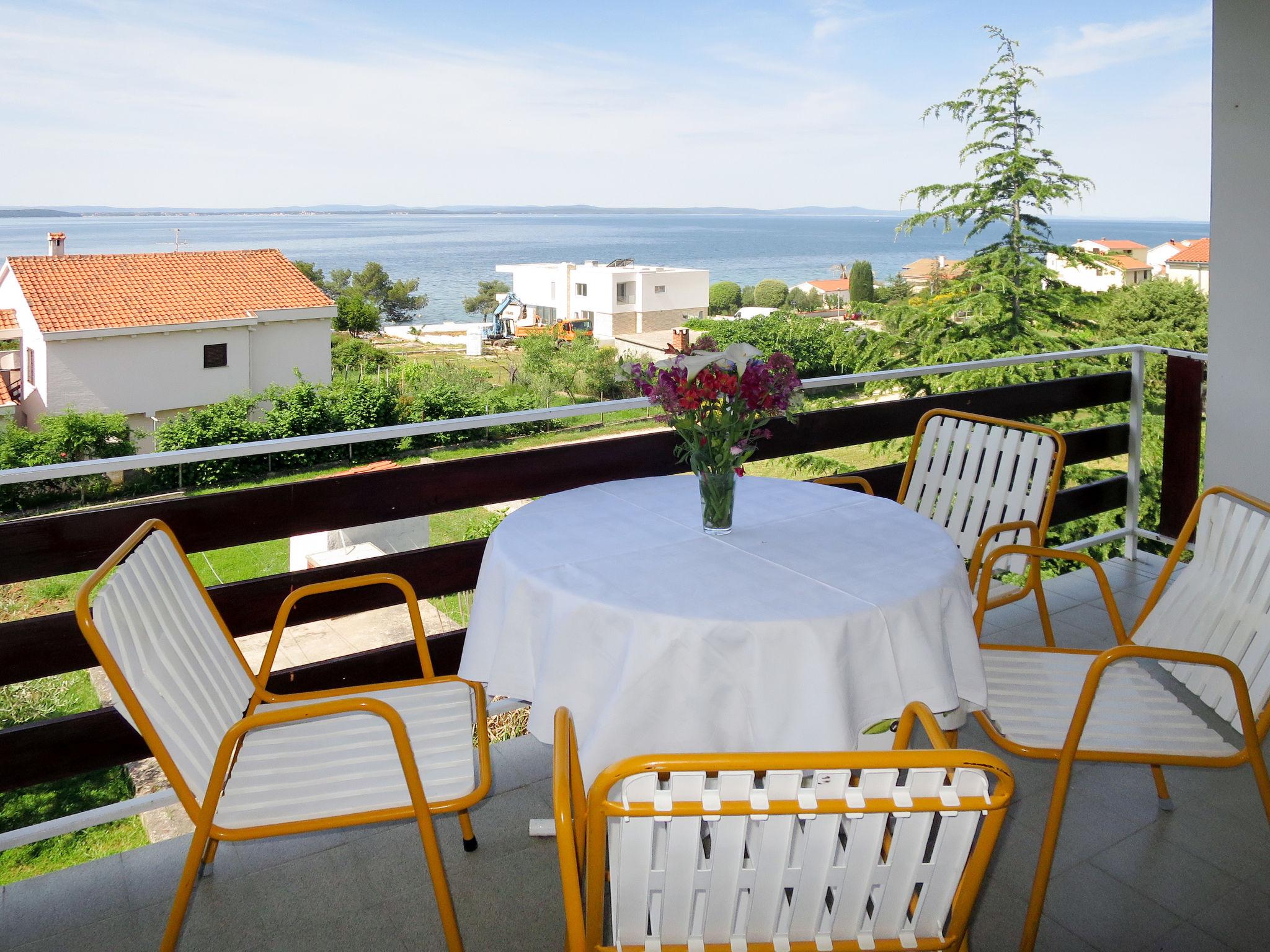 Foto 2 - Apartment mit 2 Schlafzimmern in Zadar mit garten und blick aufs meer