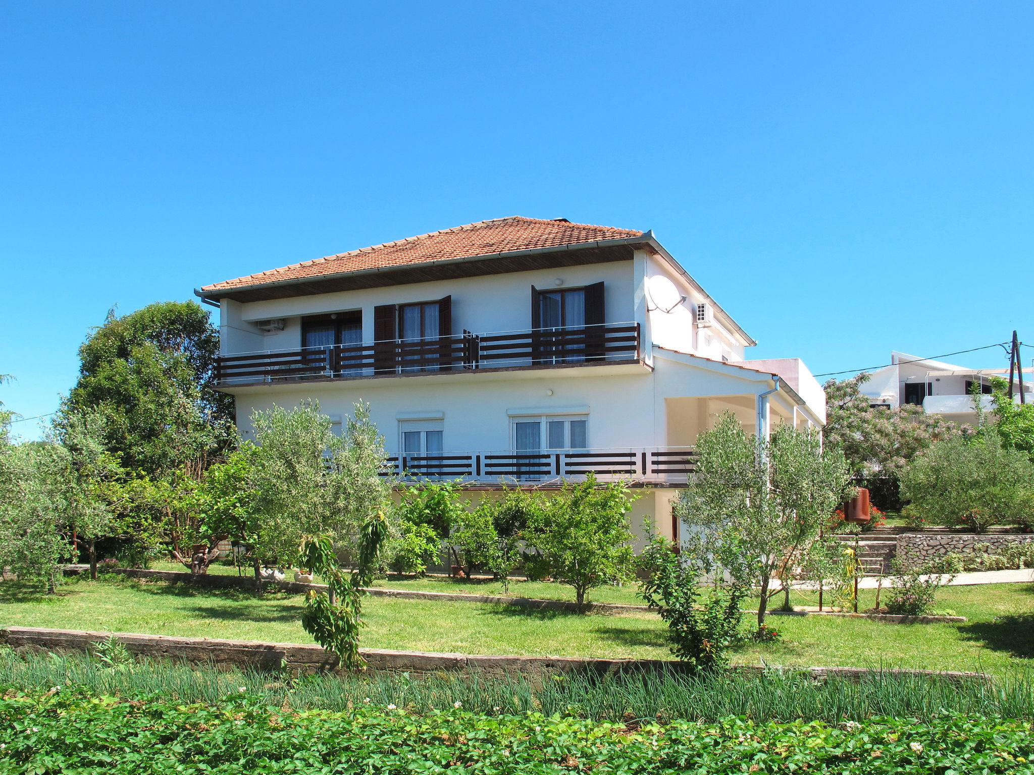 Photo 16 - Appartement de 2 chambres à Zadar avec jardin et terrasse