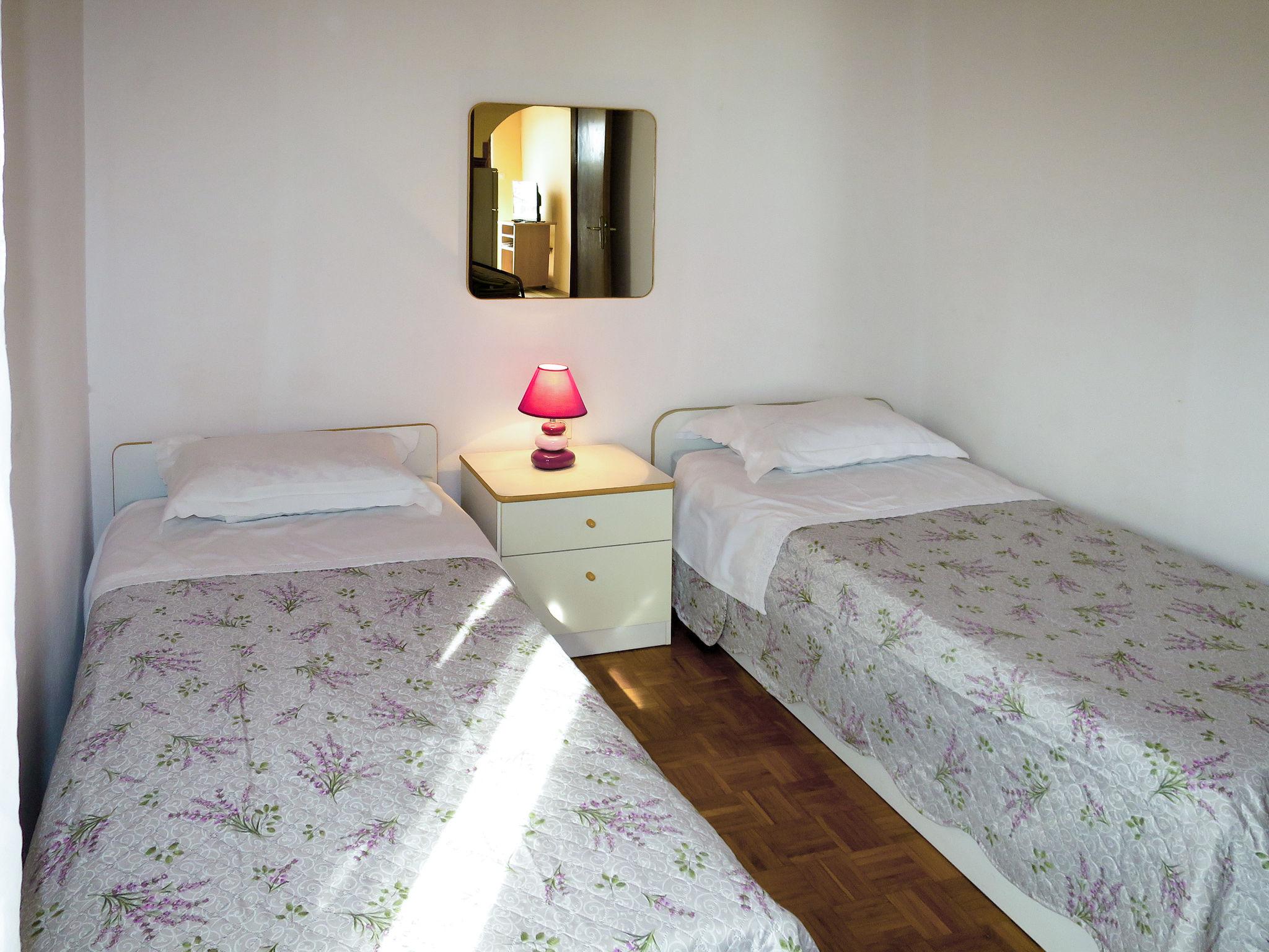 Foto 5 - Apartamento de 2 quartos em Zadar com jardim e terraço