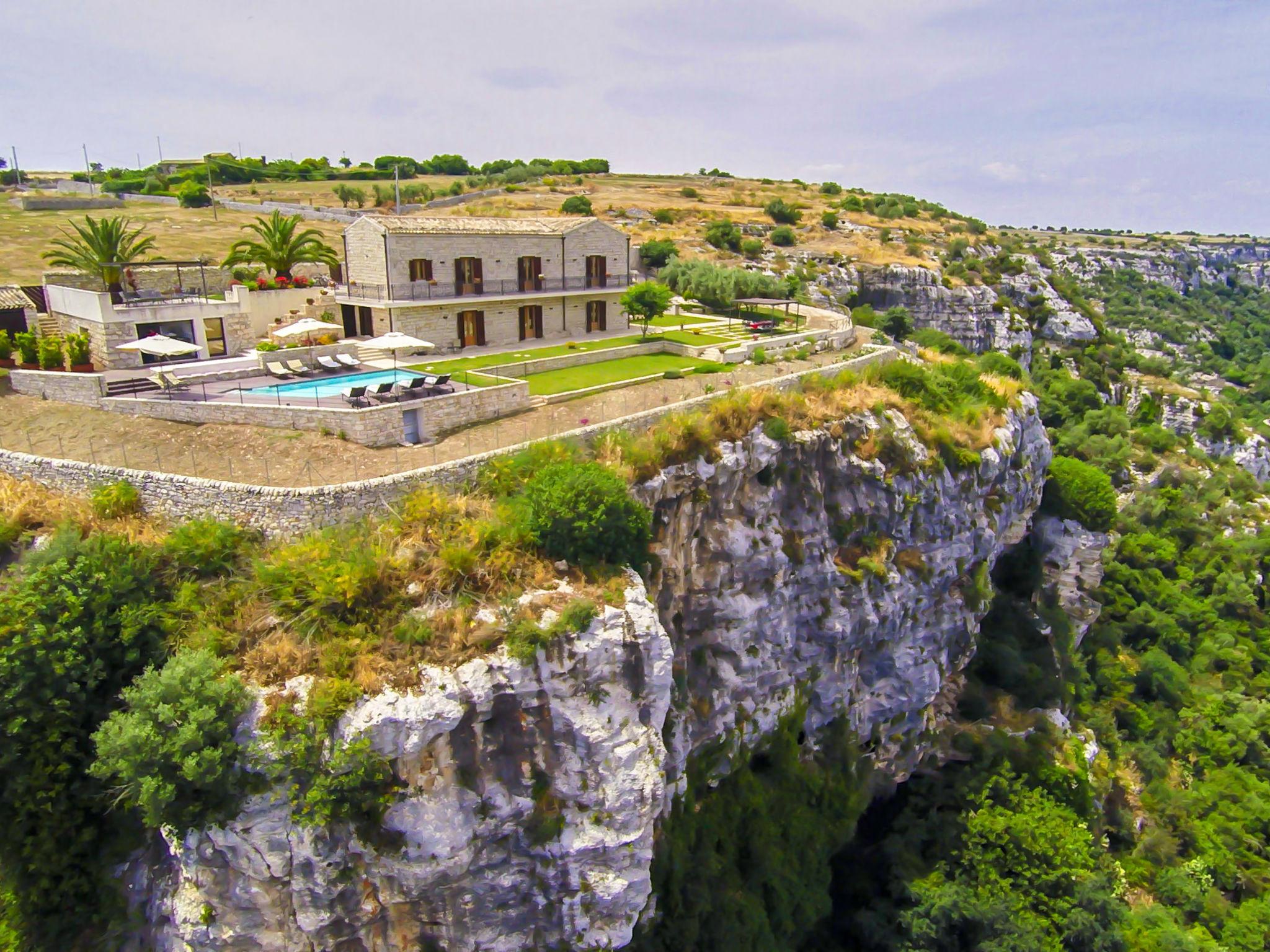 Photo 1 - Maison de 7 chambres à Modica avec piscine privée et vues à la mer