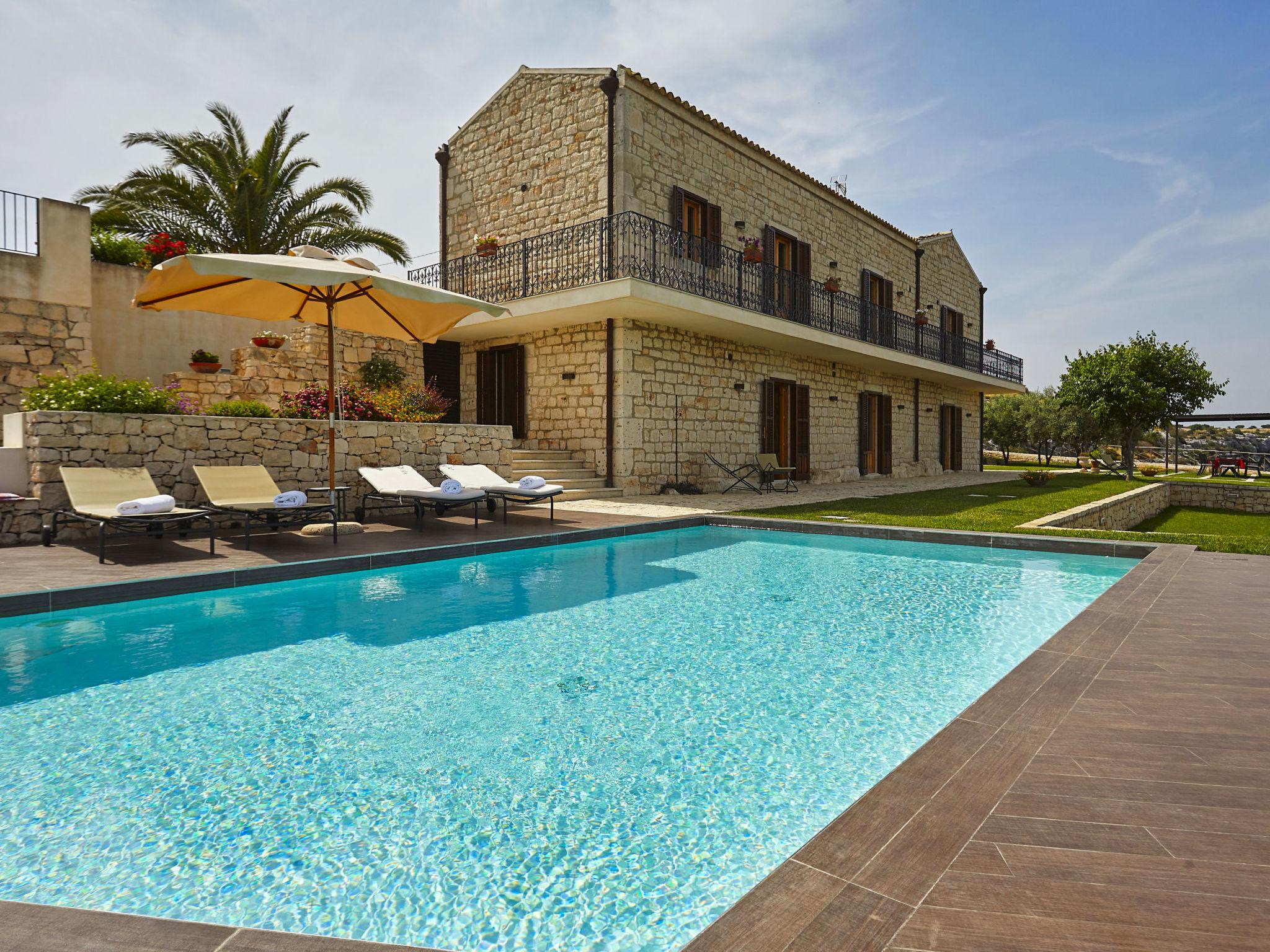 Foto 31 - Casa de 7 habitaciones en Modica con piscina privada y vistas al mar