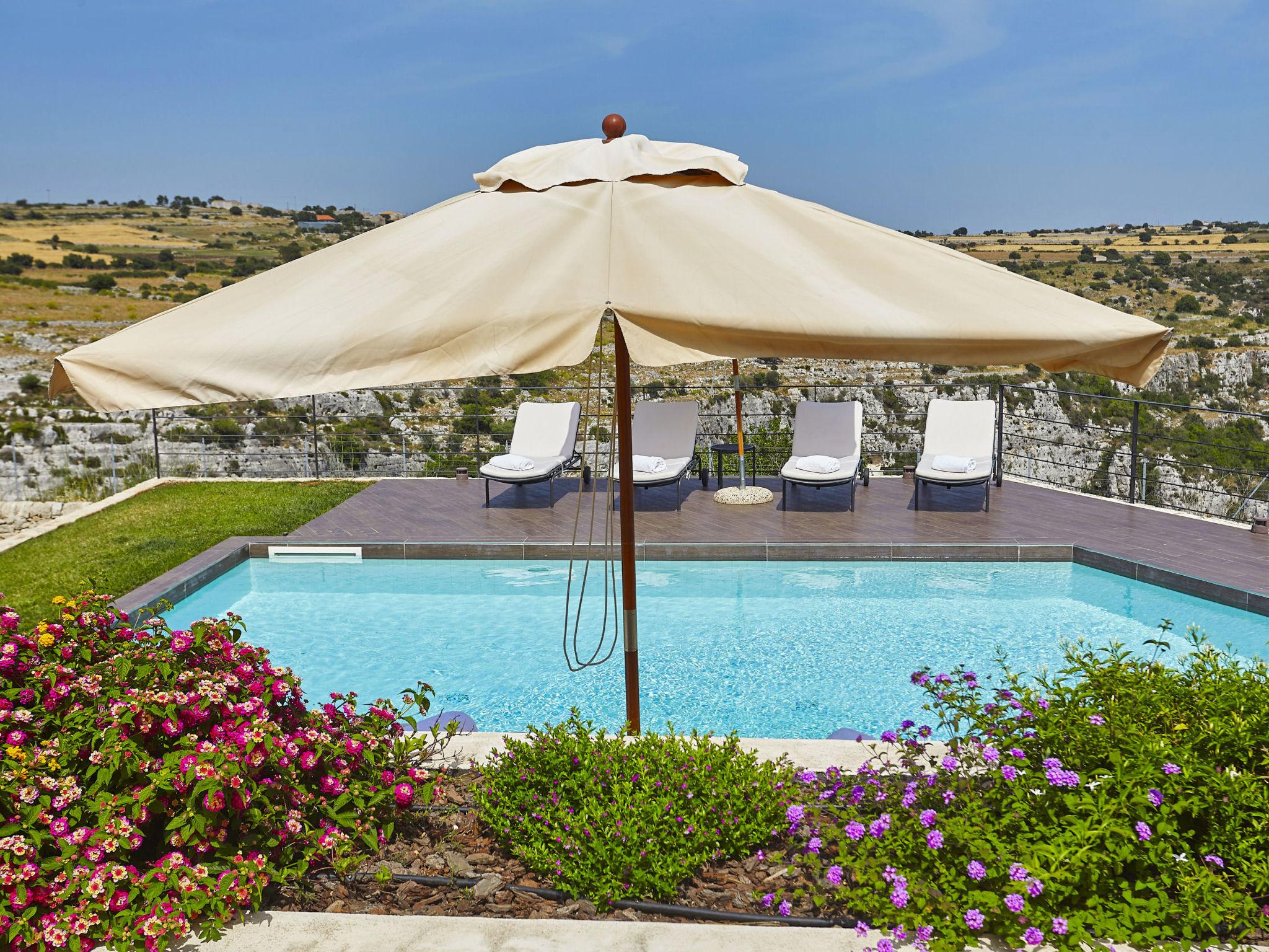 Photo 33 - Maison de 7 chambres à Modica avec piscine privée et vues à la mer