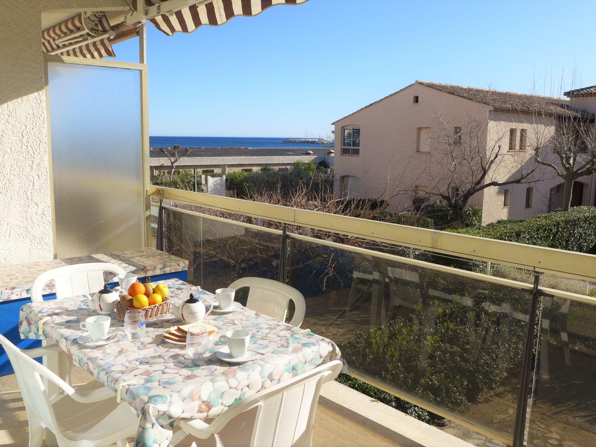 Foto 22 - Apartamento en Cavalaire-sur-Mer con terraza y vistas al mar