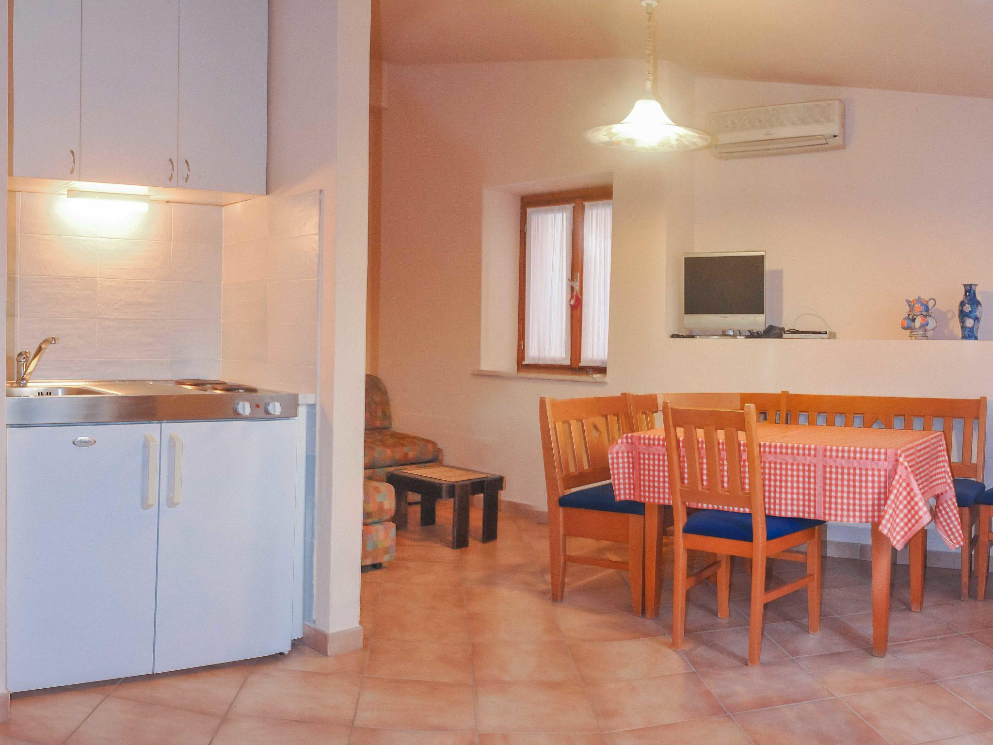 Photo 4 - Appartement de 1 chambre à Vodnjan avec terrasse et vues à la mer