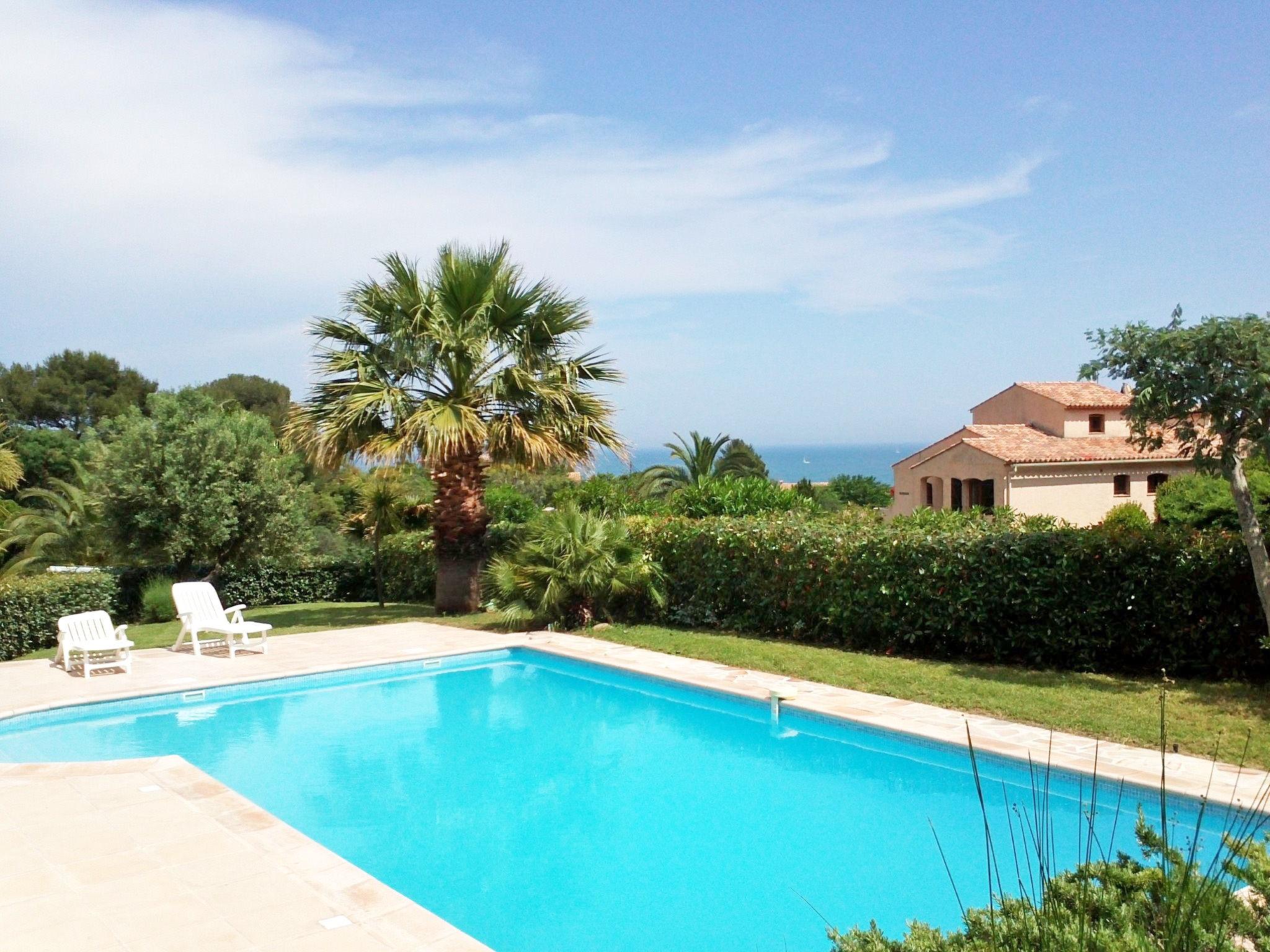 Foto 32 - Casa de 3 quartos em Roquebrune-sur-Argens com piscina privada e vistas do mar