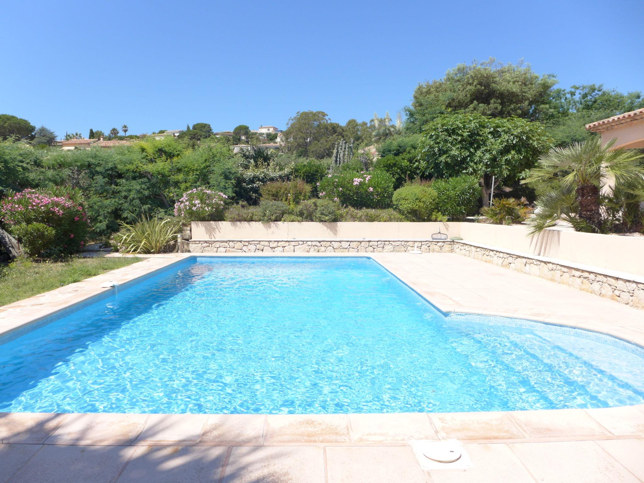 Photo 29 - Maison de 3 chambres à Roquebrune-sur-Argens avec piscine privée et vues à la mer