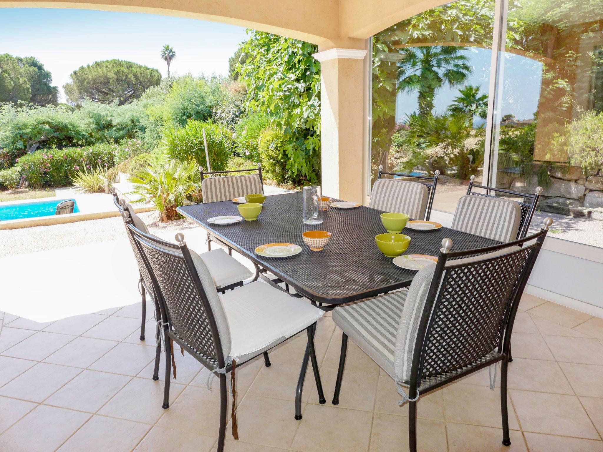 Photo 5 - Maison de 3 chambres à Roquebrune-sur-Argens avec piscine privée et vues à la mer