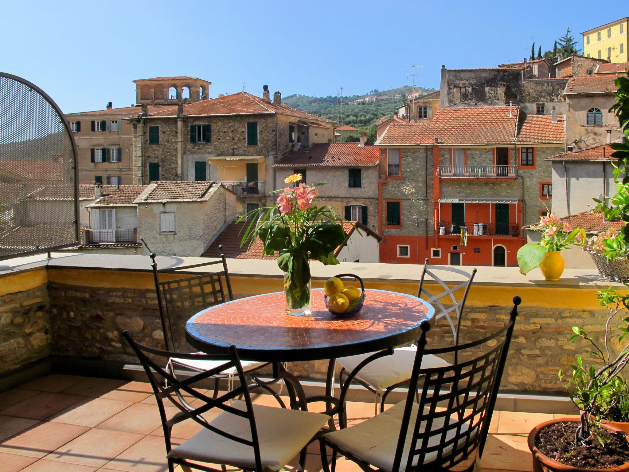 Foto 1 - Casa de 3 quartos em Dolcedo com jardim e terraço