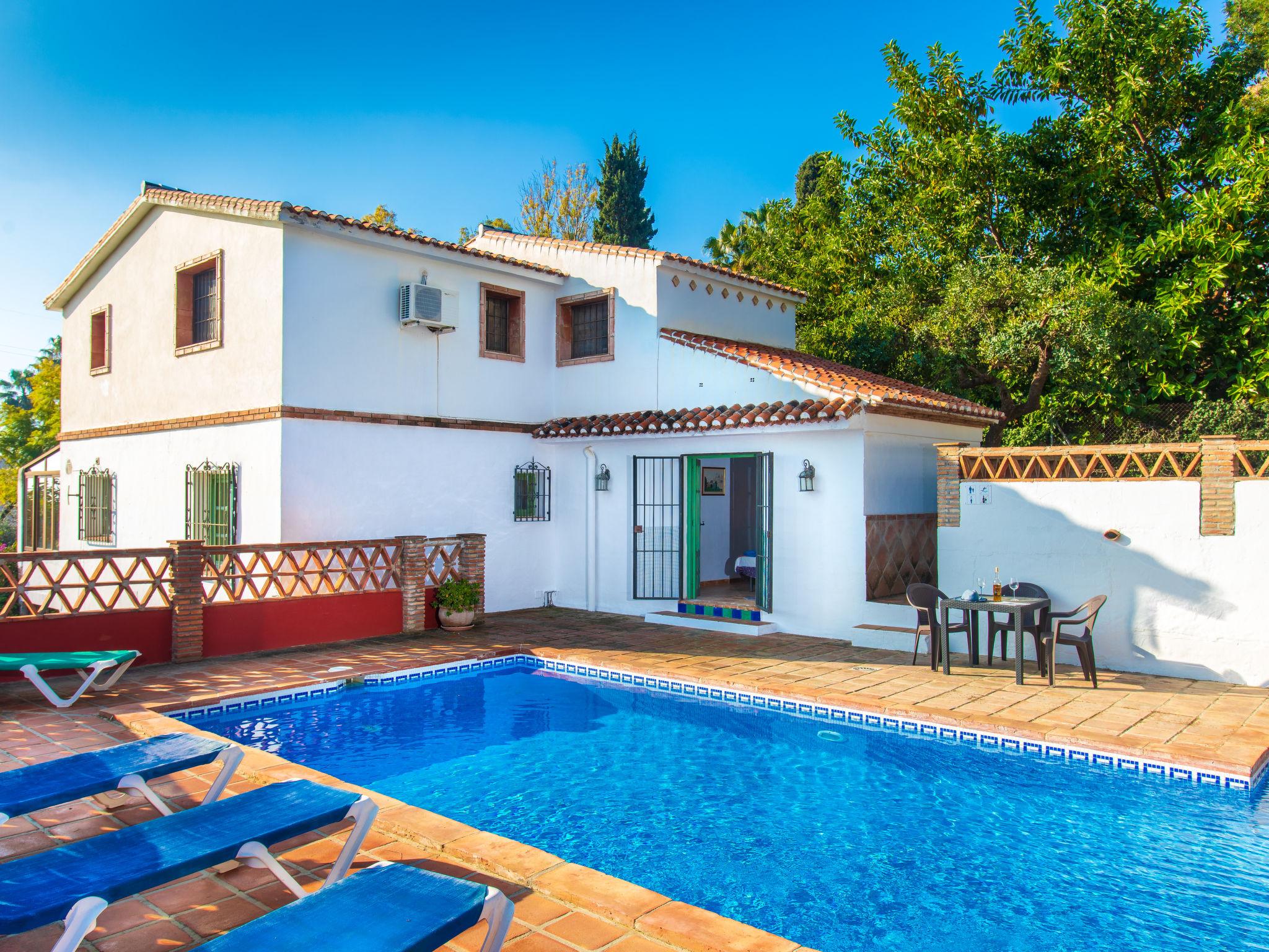 Foto 1 - Casa de 2 quartos em Nerja com piscina privada e vistas do mar