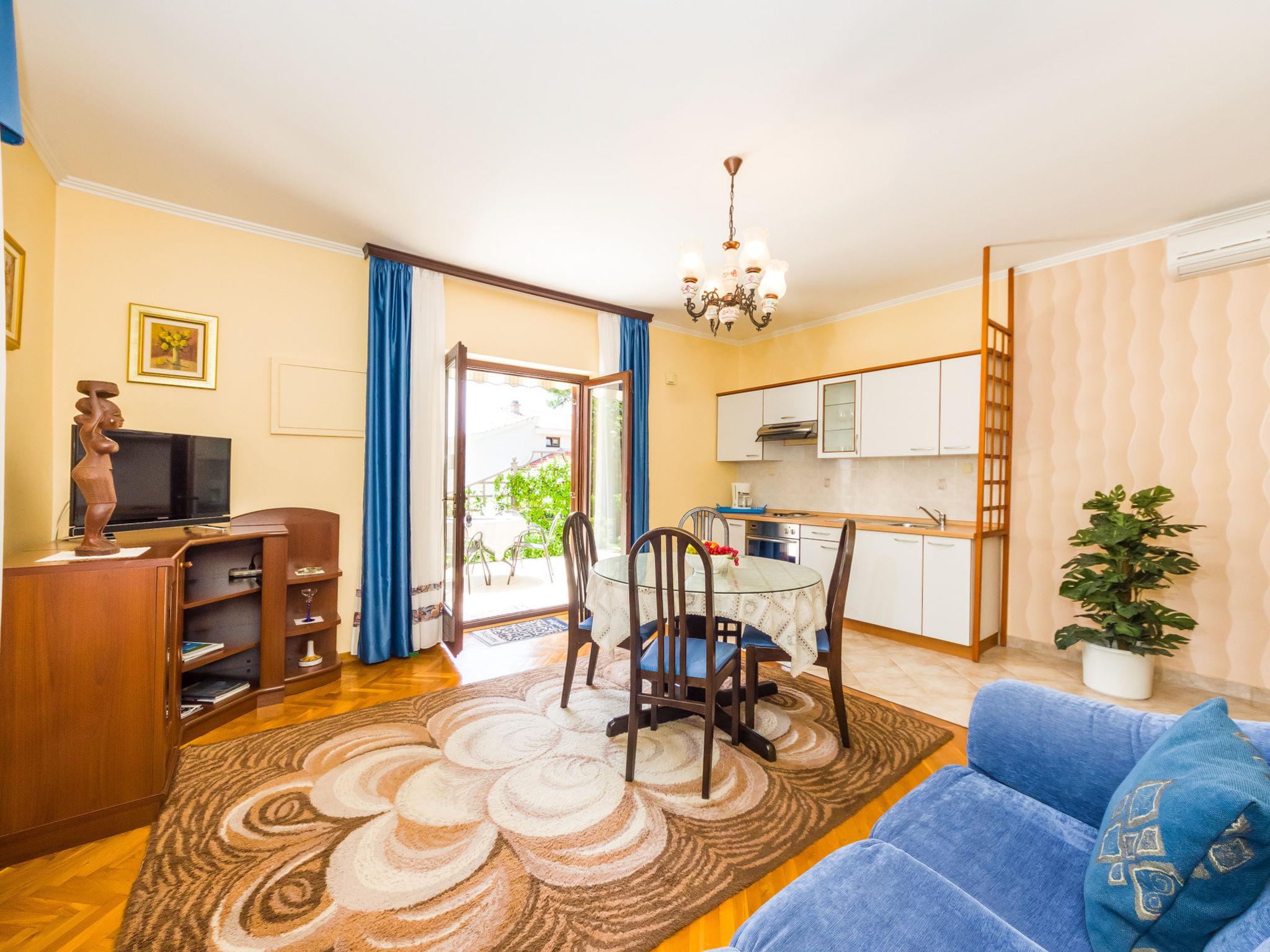 Foto 7 - Apartment mit 1 Schlafzimmer in Zadar mit garten und blick aufs meer