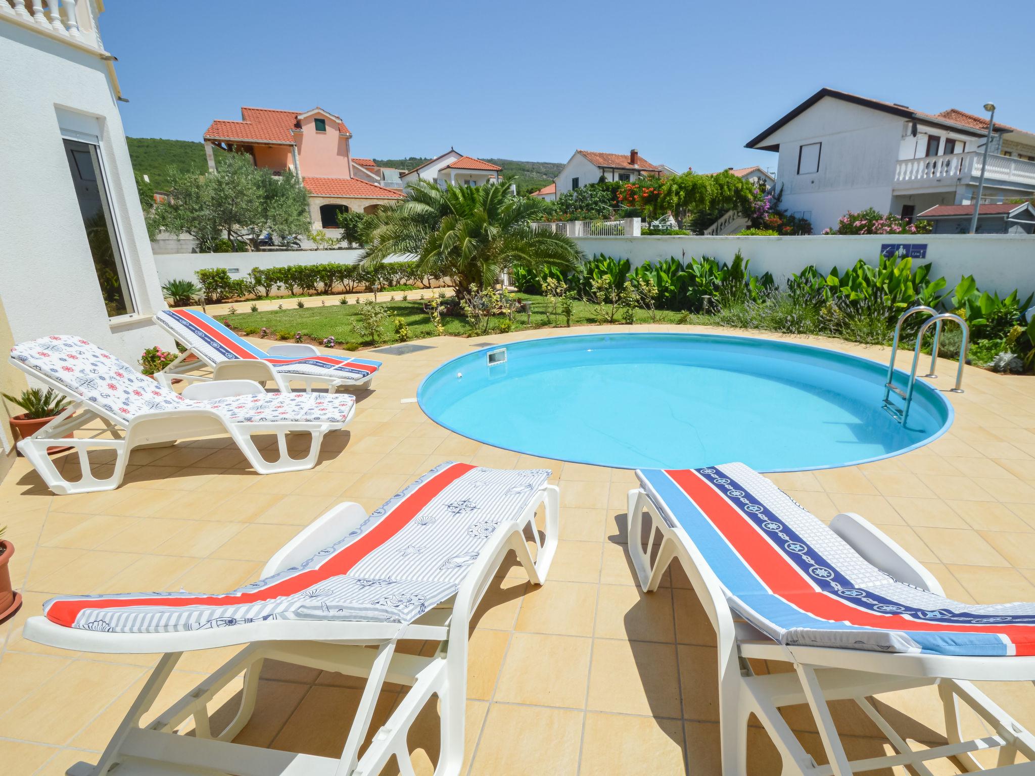 Photo 8 - Maison de 5 chambres à Tribunj avec piscine privée et vues à la mer