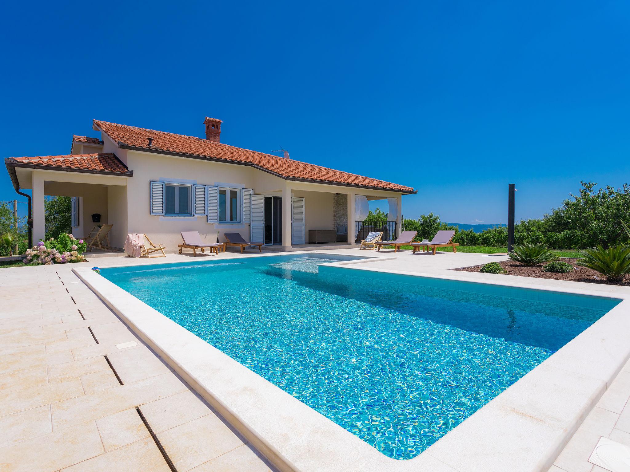 Photo 39 - Maison de 2 chambres à Barban avec piscine privée et jardin