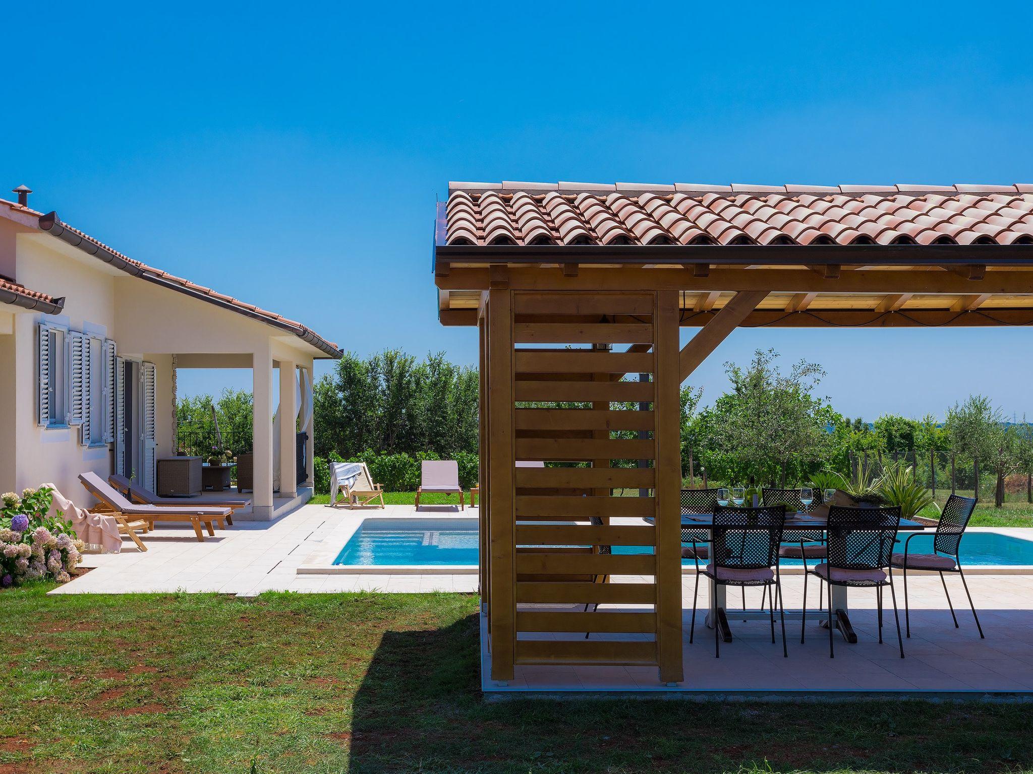 Photo 36 - Maison de 2 chambres à Barban avec piscine privée et vues à la mer