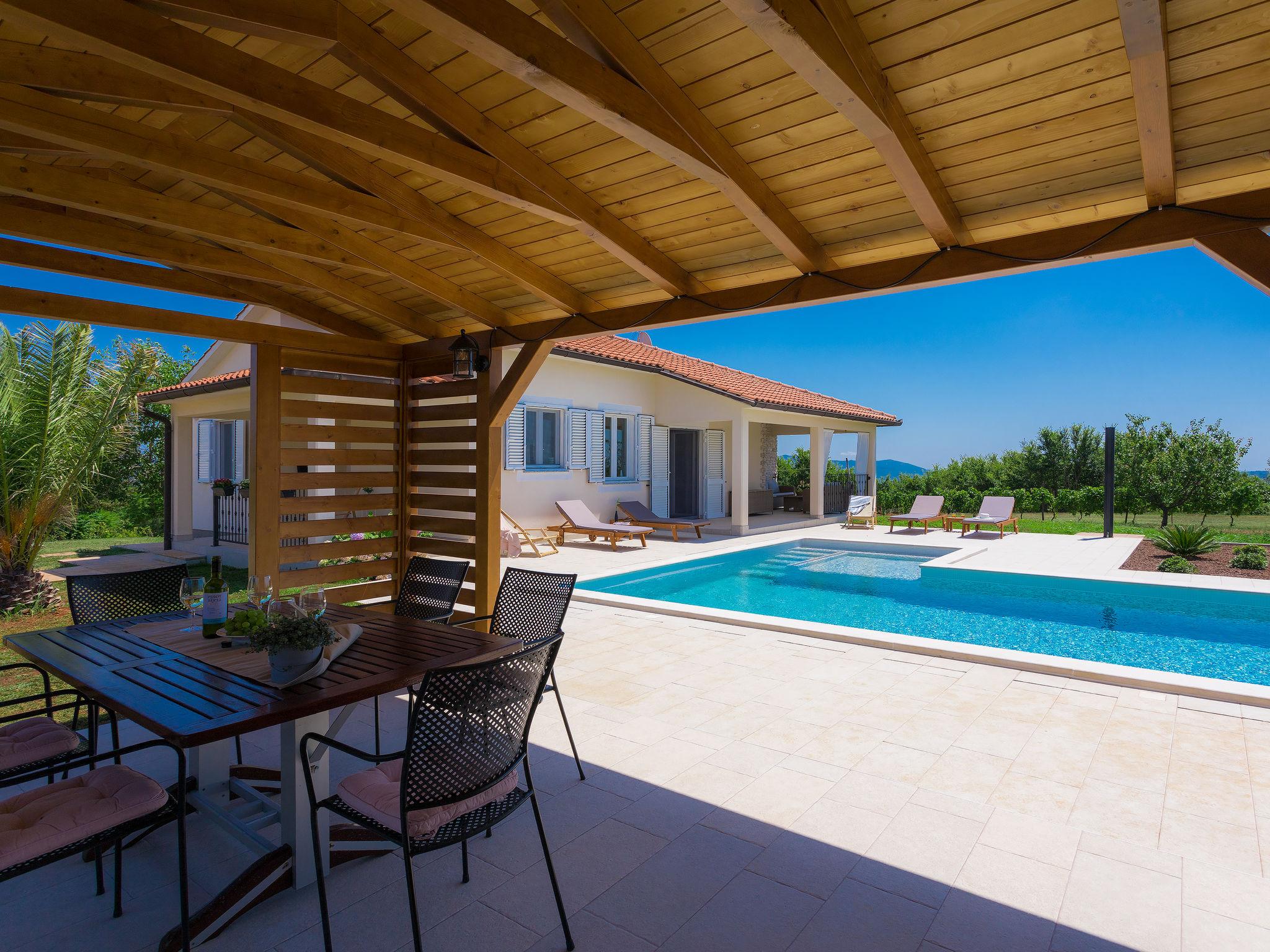 Photo 21 - Maison de 2 chambres à Barban avec piscine privée et jardin