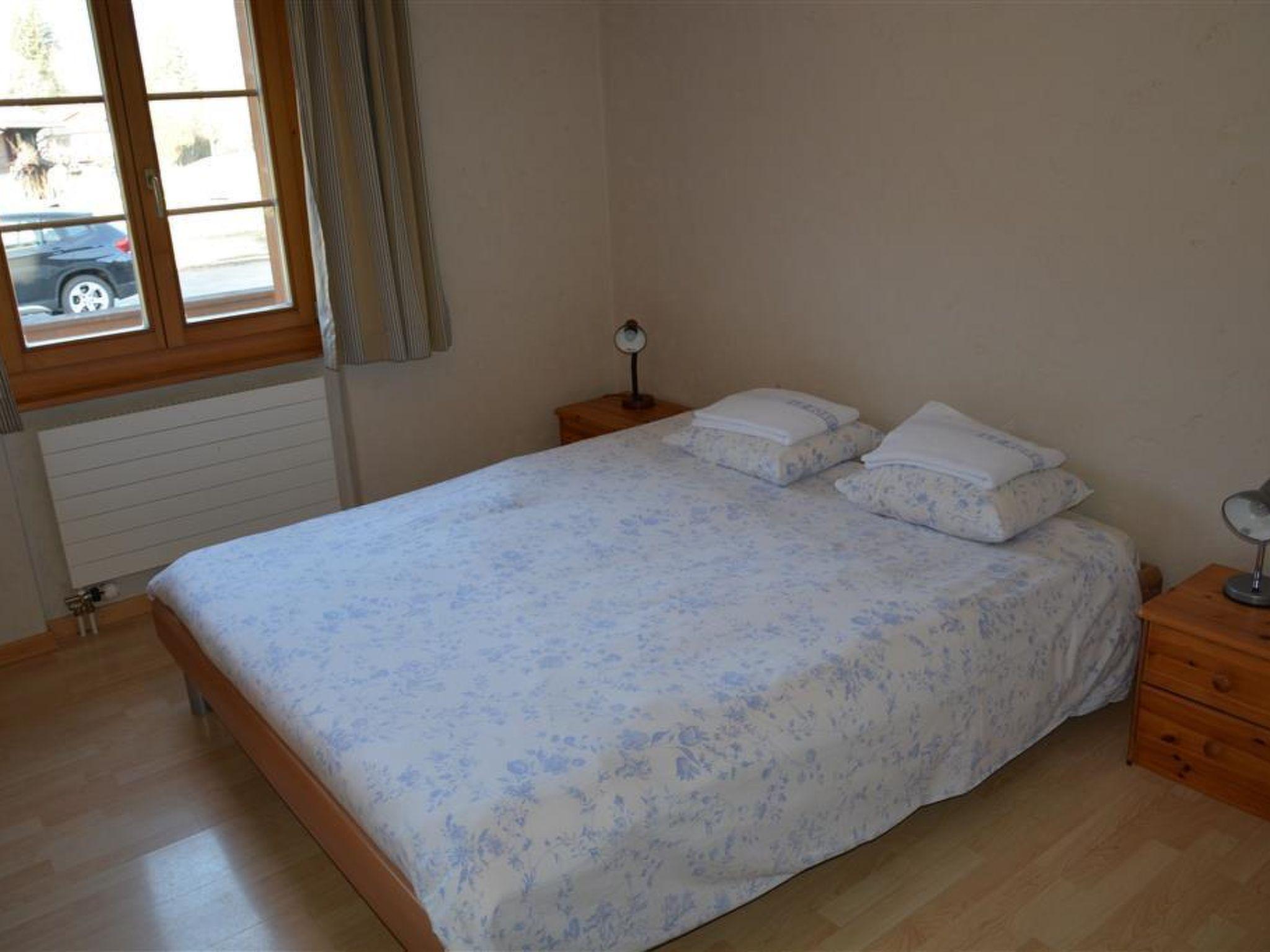Foto 9 - Appartamento con 2 camere da letto a Saanen