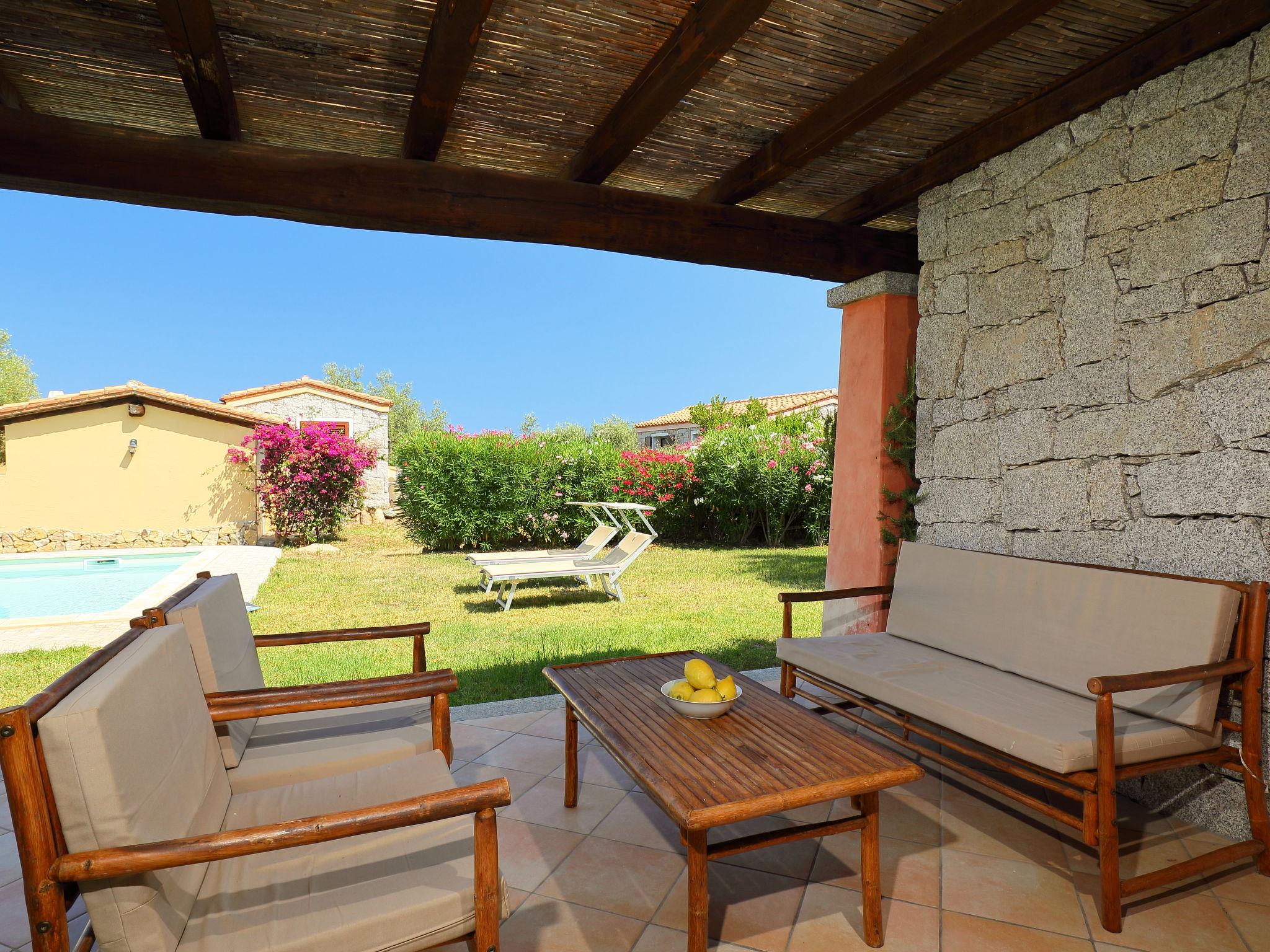 Photo 2 - Maison de 2 chambres à Castiadas avec piscine et vues à la mer