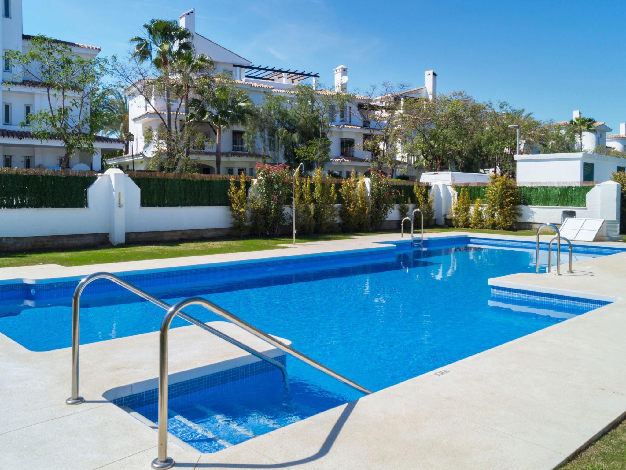 Photo 1 - 2 bedroom House in Marbella with swimming pool and sea view