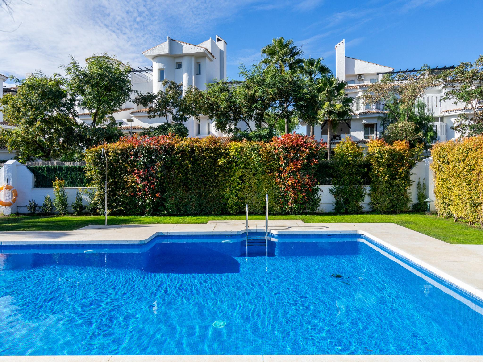 Photo 20 - 2 bedroom House in Marbella with swimming pool and garden