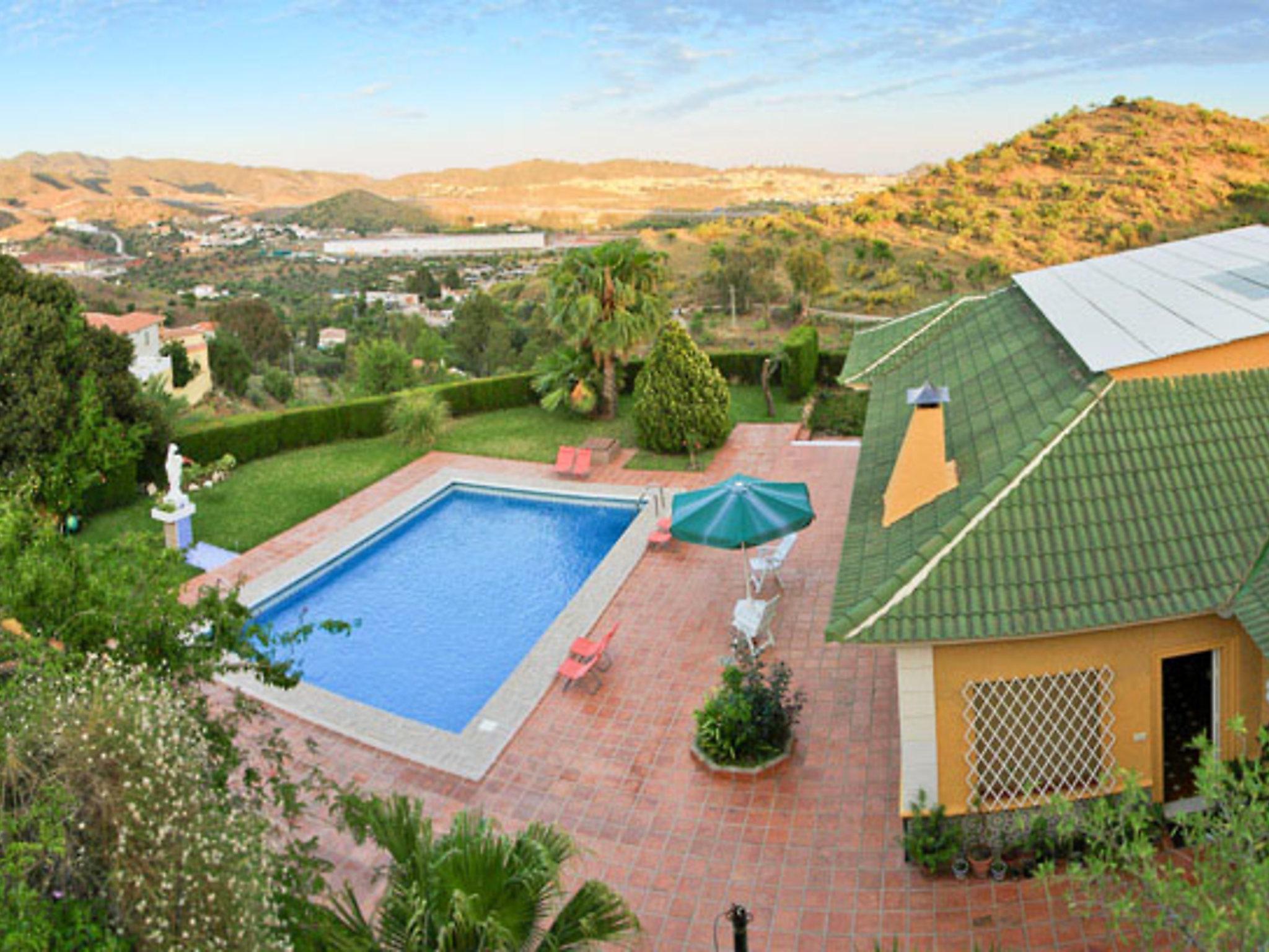 Foto 1 - Casa de 4 habitaciones en Málaga con piscina privada y vistas al mar