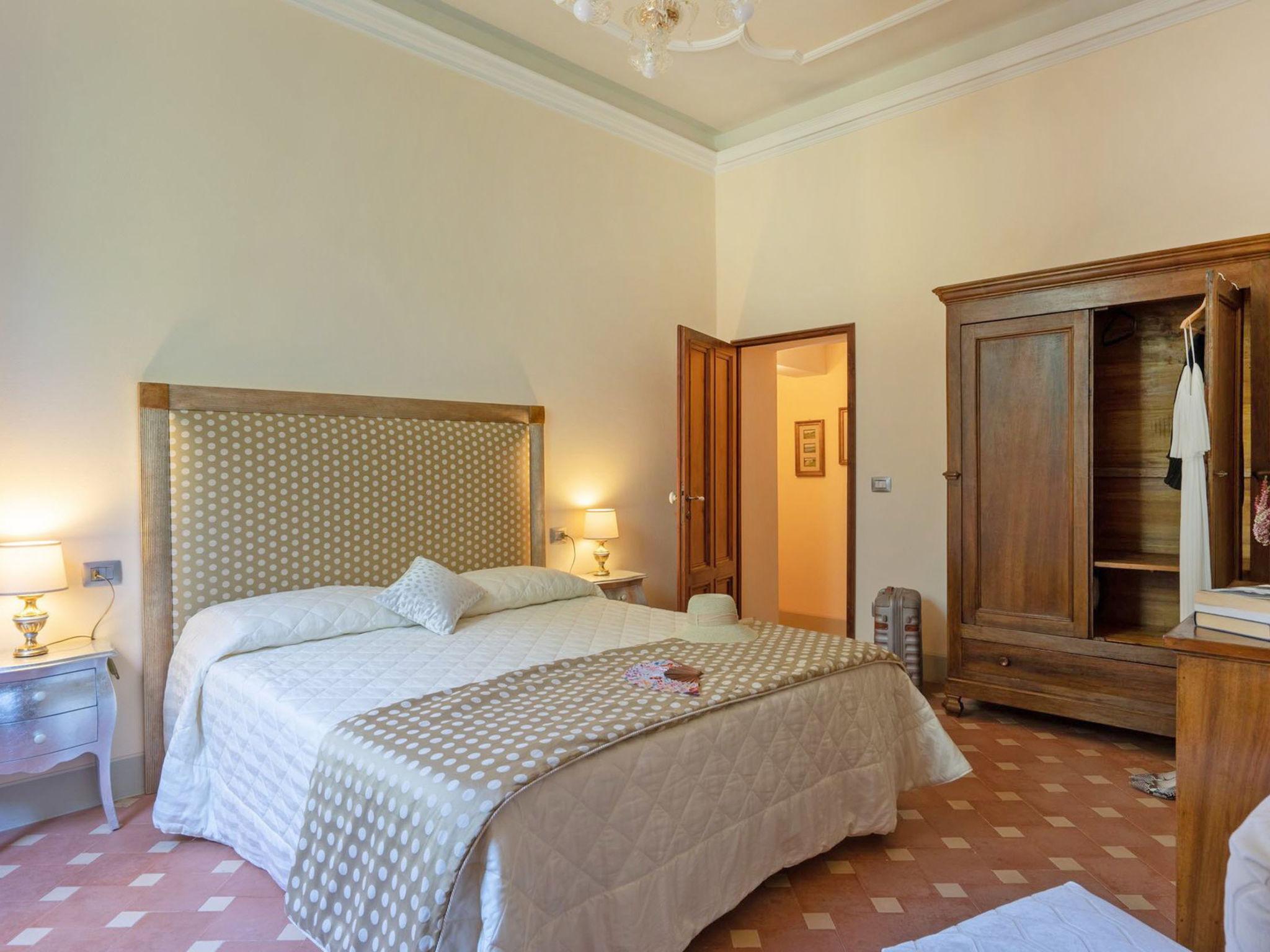 Photo 5 - 10 bedroom House in Borgo San Lorenzo with private pool and garden