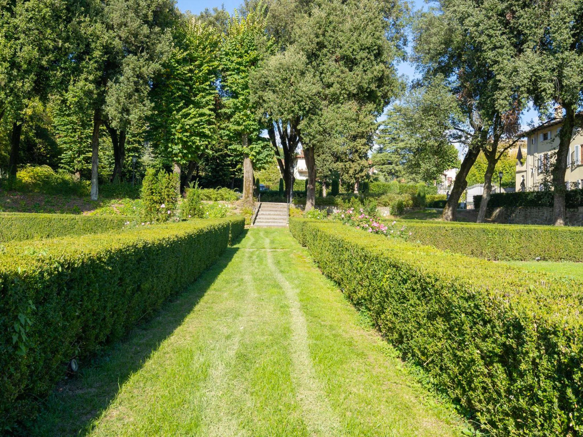 Foto 52 - Casa con 10 camere da letto a Borgo San Lorenzo con piscina privata e giardino