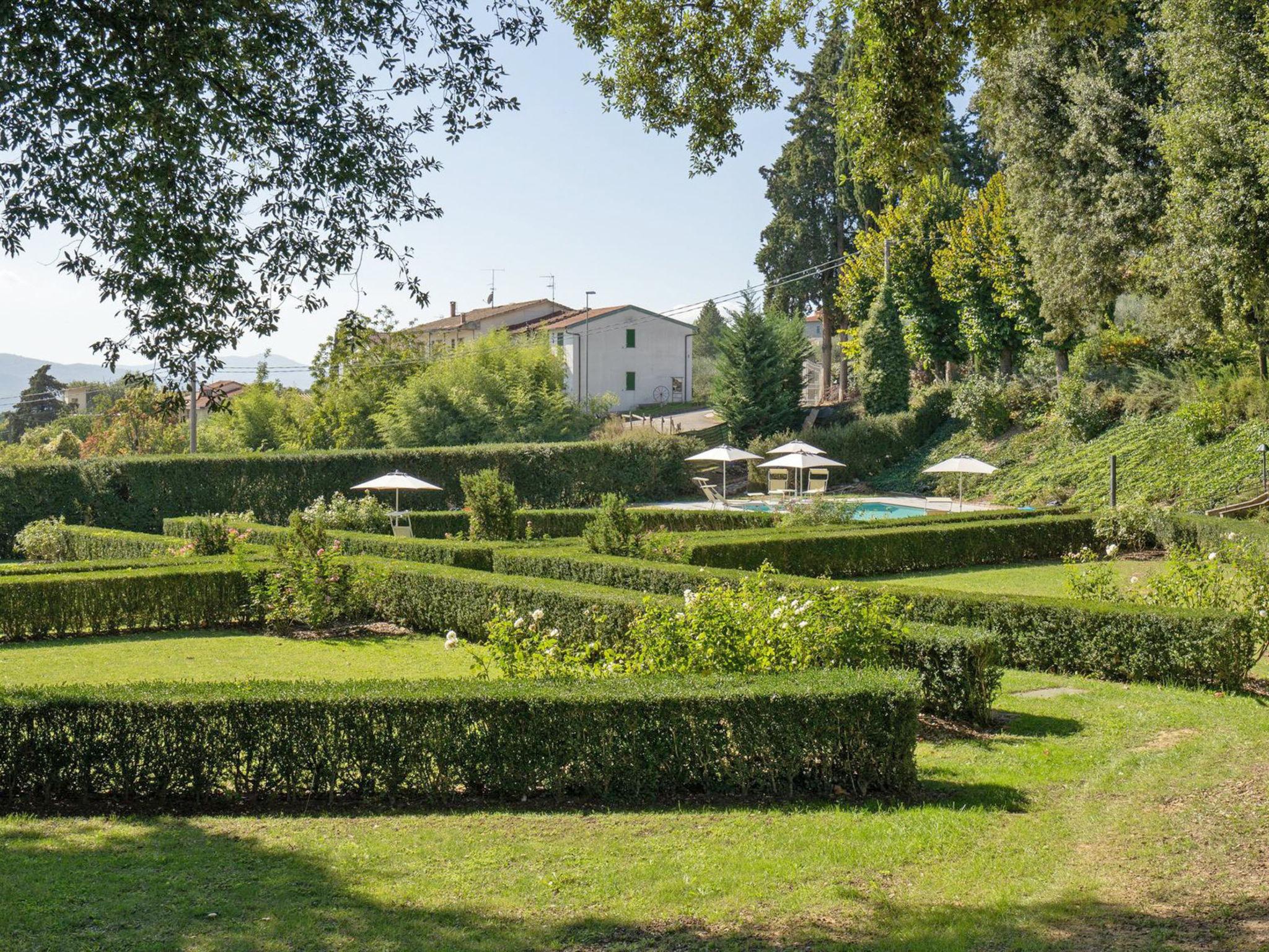 Photo 26 - 10 bedroom House in Borgo San Lorenzo with private pool and garden