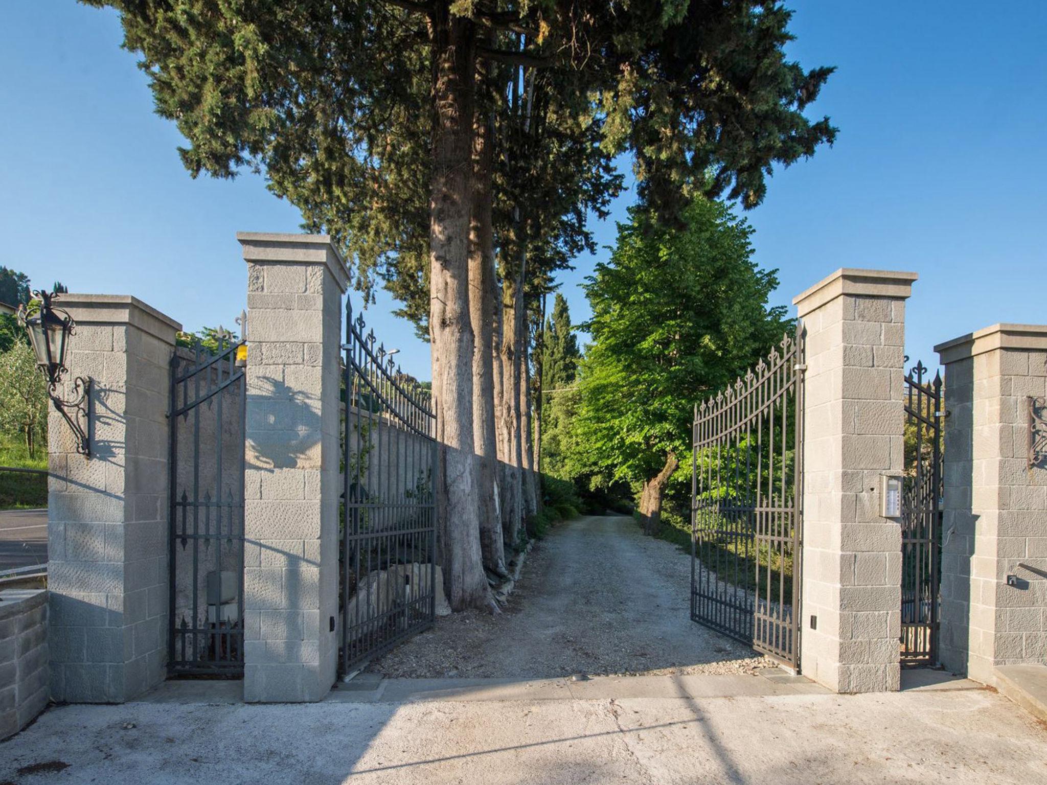 Foto 55 - Casa de 10 quartos em Borgo San Lorenzo com piscina privada e jardim