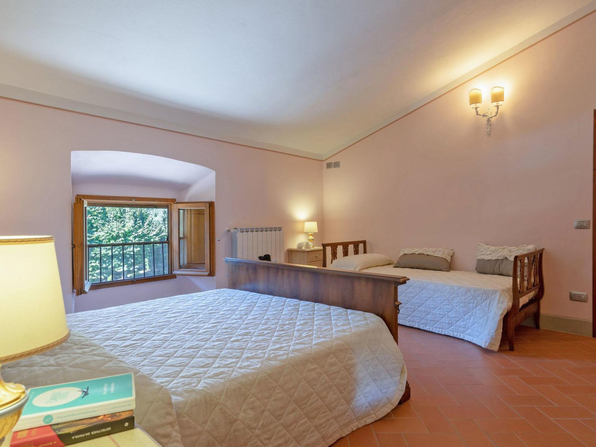 Foto 32 - Casa de 10 habitaciones en Borgo San Lorenzo con piscina privada y jardín