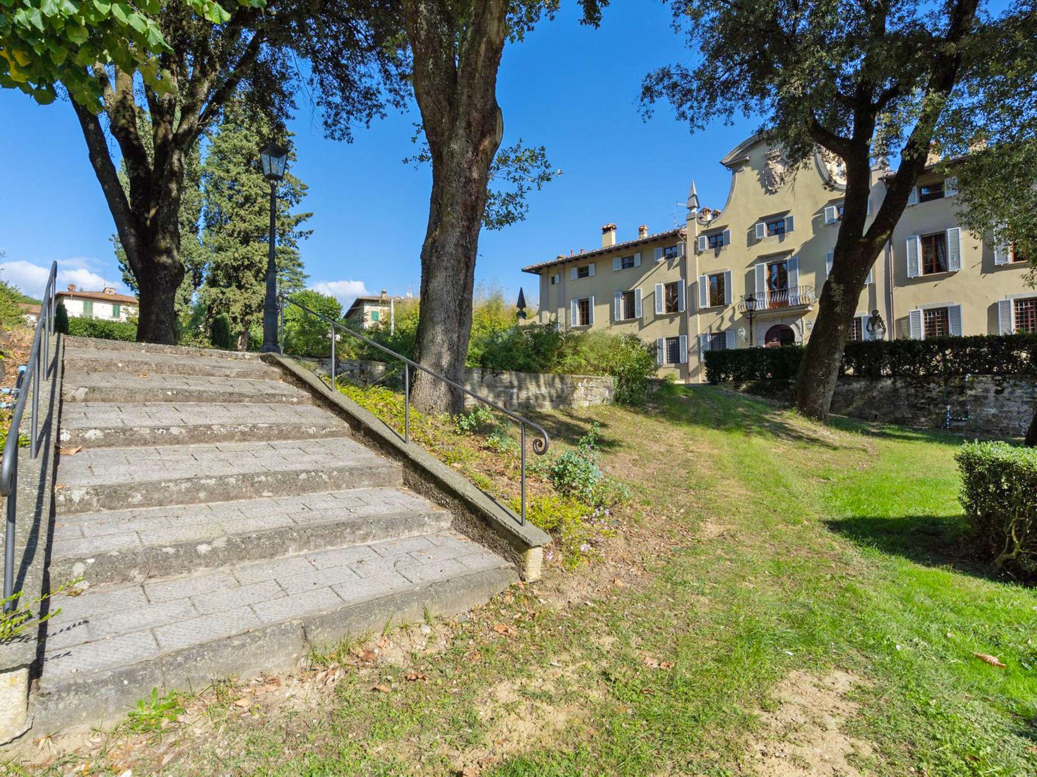 Foto 51 - Casa con 10 camere da letto a Borgo San Lorenzo con piscina privata e giardino
