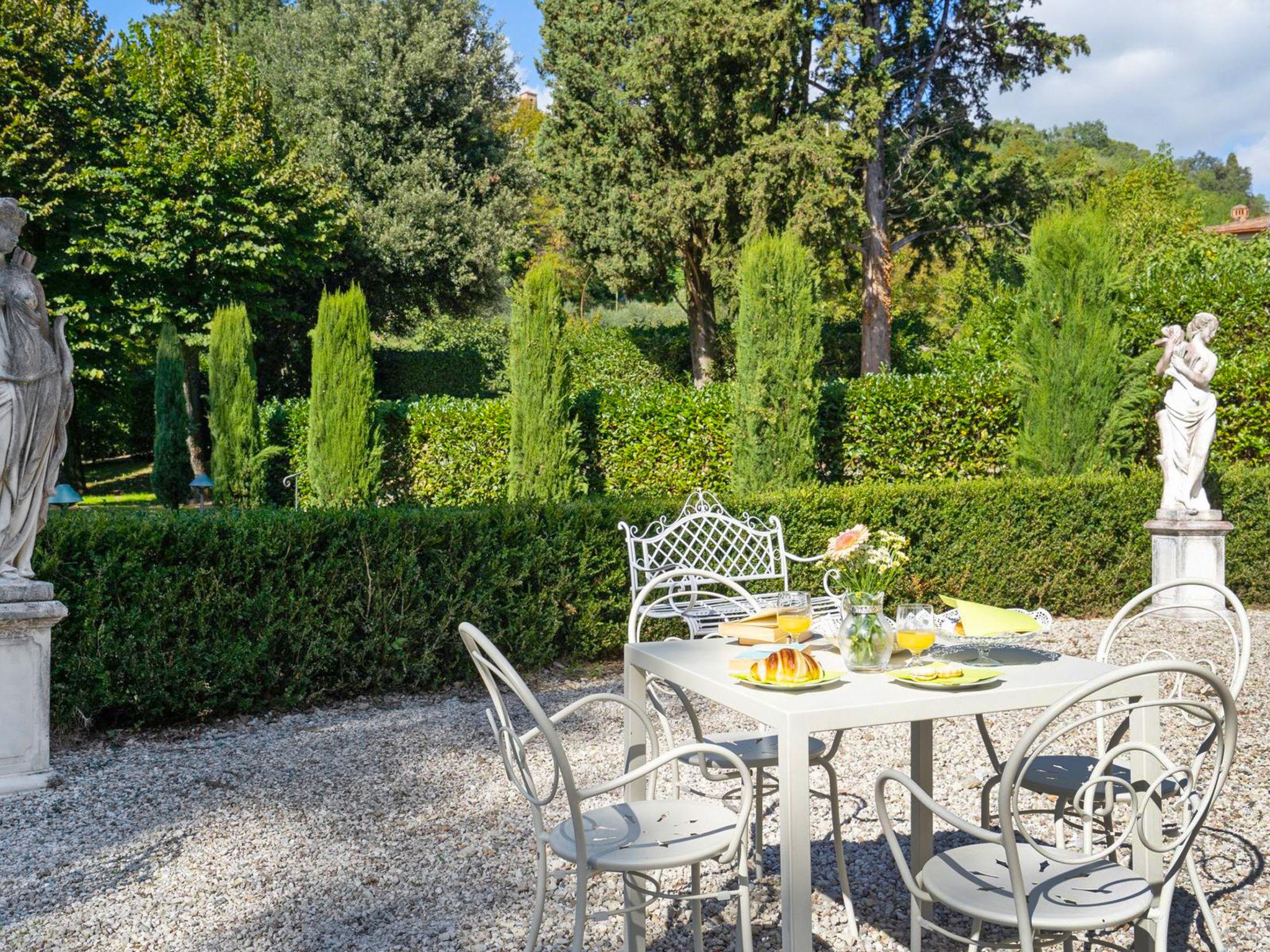 Foto 8 - Casa de 10 habitaciones en Borgo San Lorenzo con piscina privada y jardín