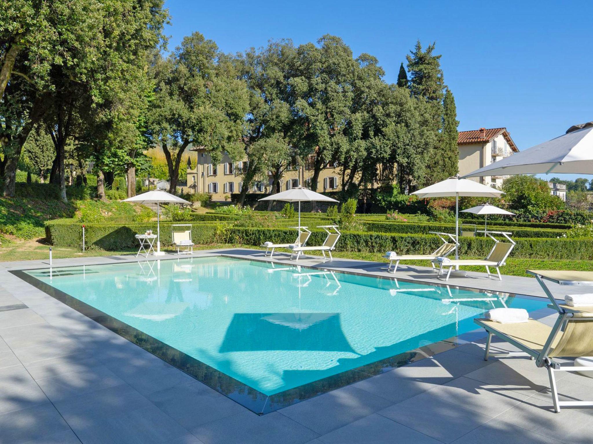 Foto 2 - Casa de 10 habitaciones en Borgo San Lorenzo con piscina privada y jardín