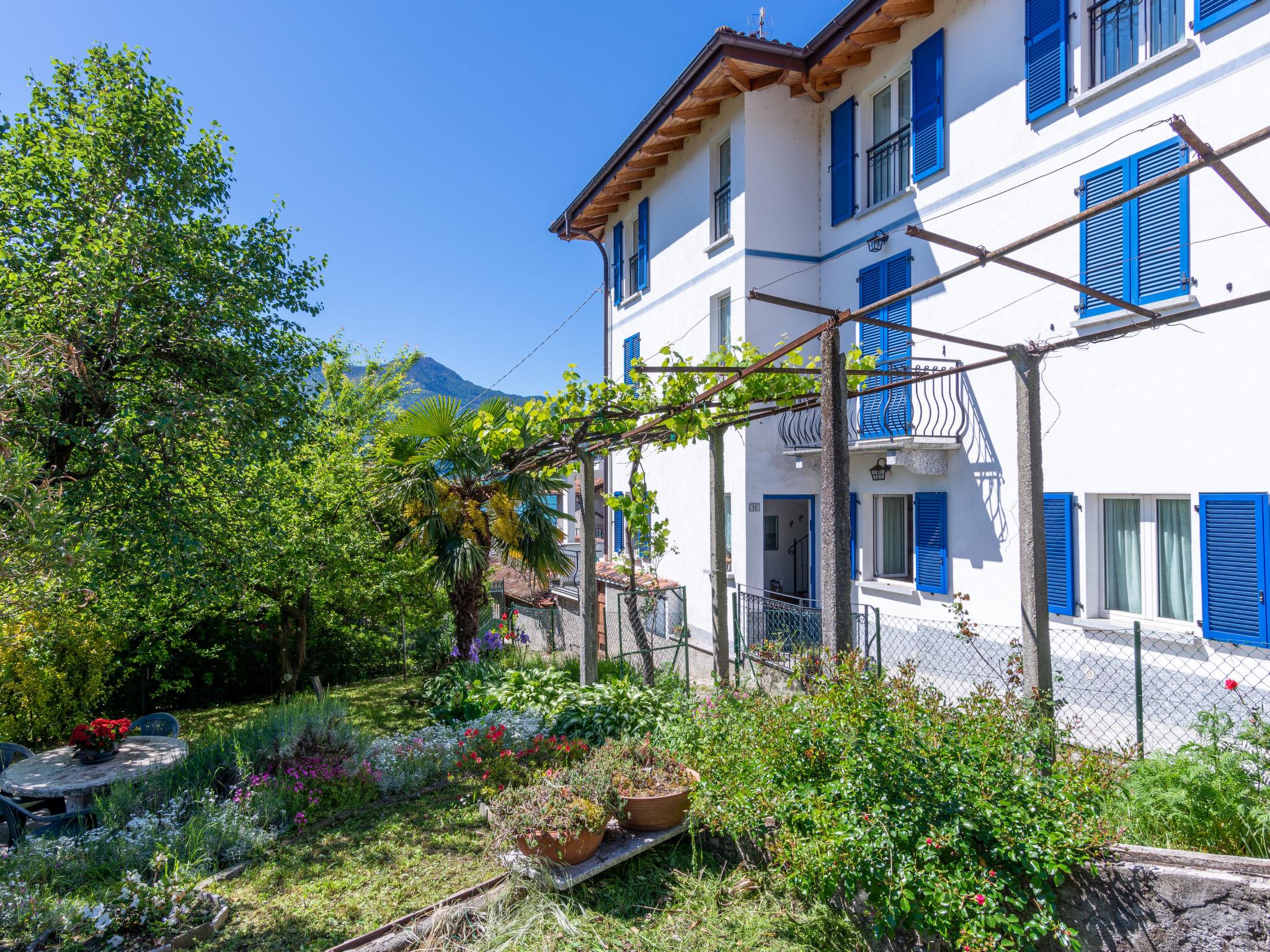 Photo 1 - Appartement de 2 chambres à Gera Lario avec jardin et vues sur la montagne