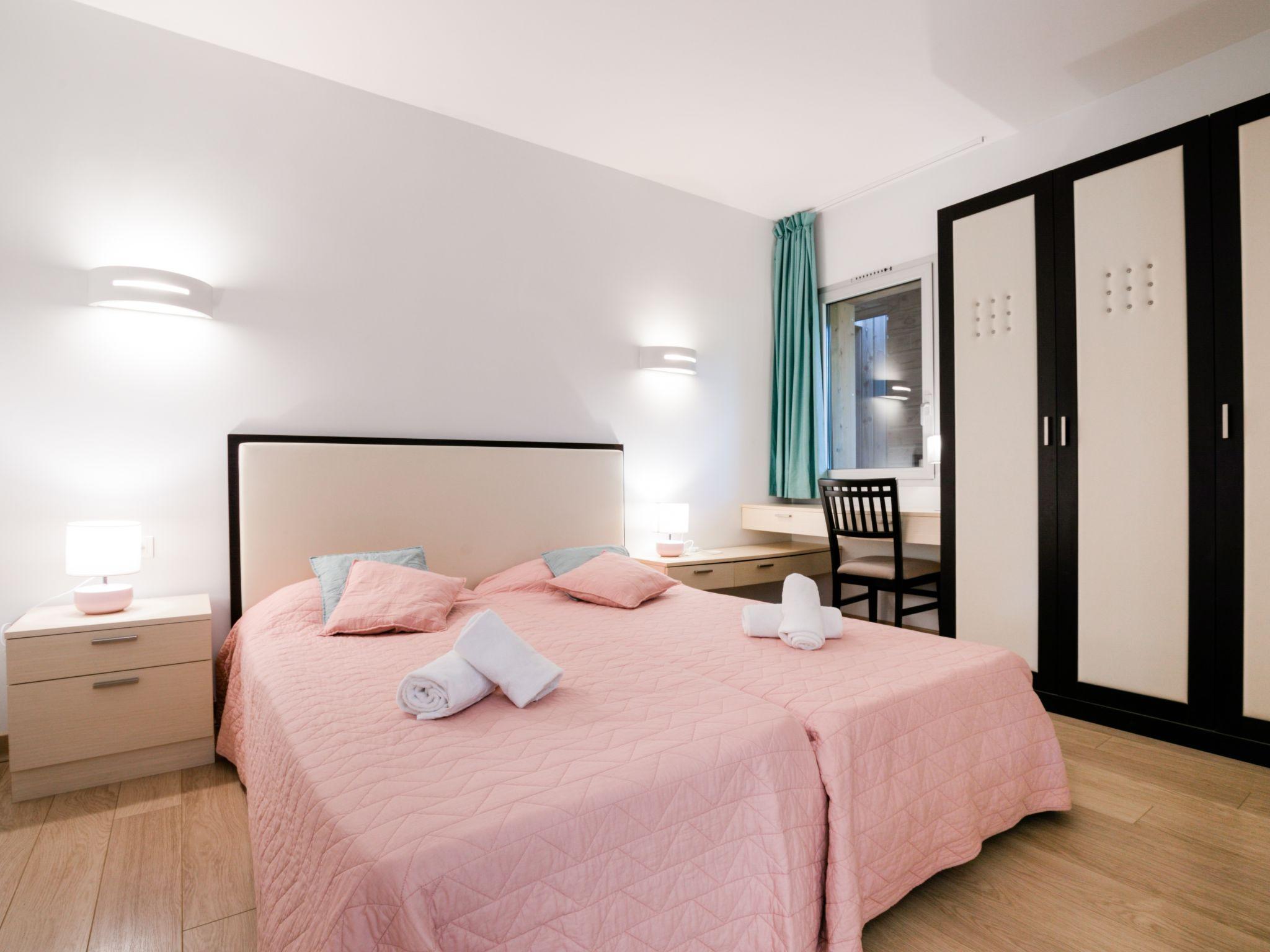 Foto 11 - Apartamento de 2 quartos em Porto-Vecchio com piscina e vistas do mar
