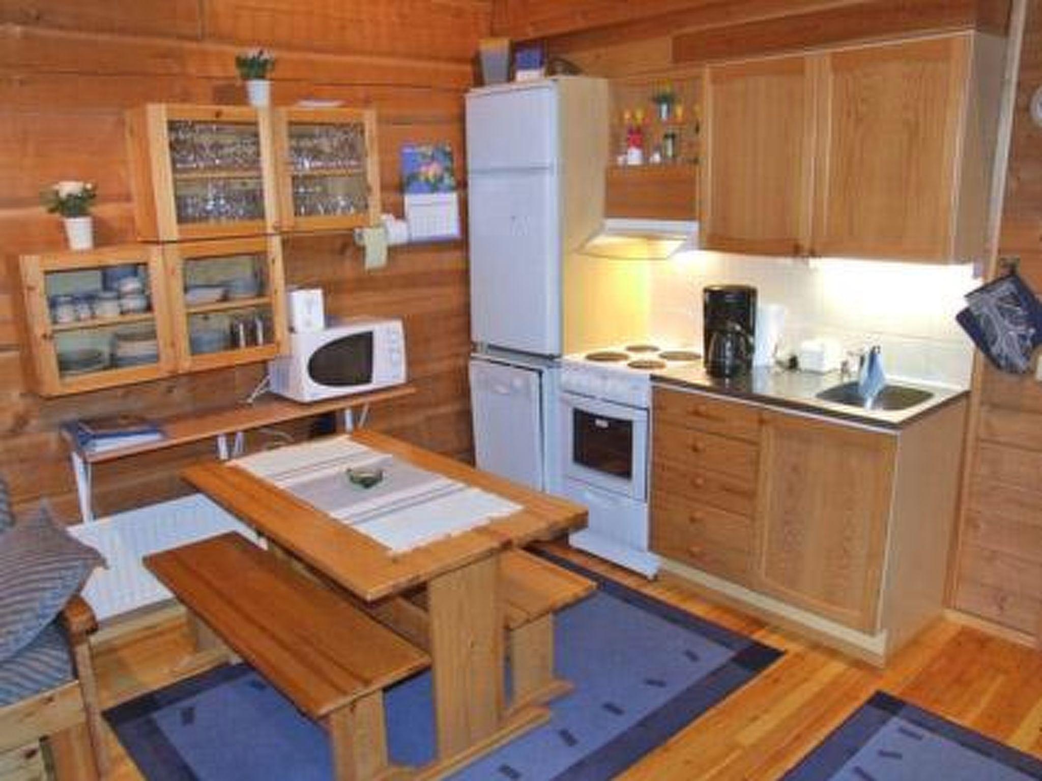 Foto 5 - Casa de 1 habitación en Kuusamo con sauna y vistas a la montaña