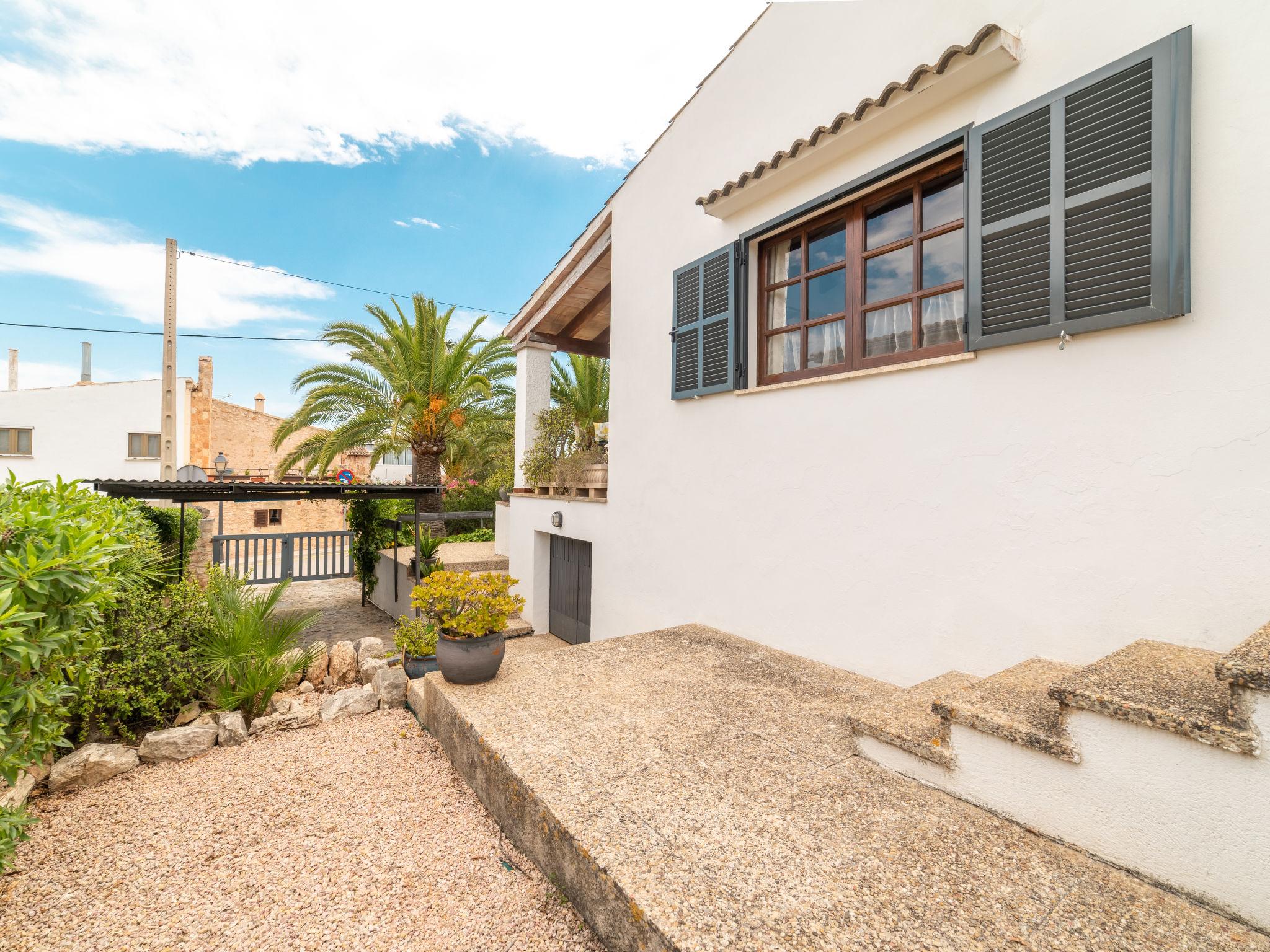 Photo 20 - 3 bedroom House in Santanyí with garden and sea view