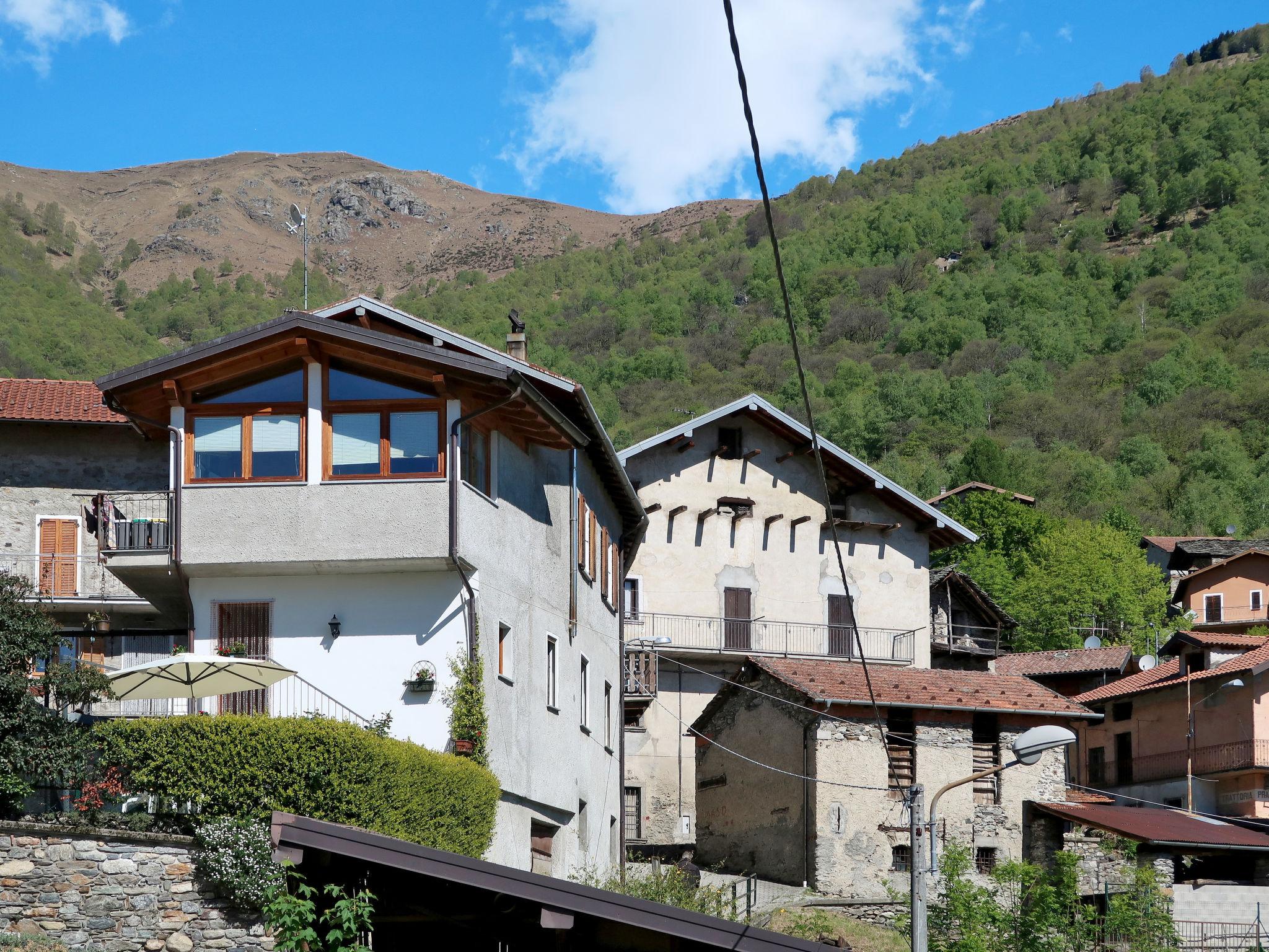 Foto 24 - Appartamento con 2 camere da letto a Livo con terrazza e vista sulle montagne