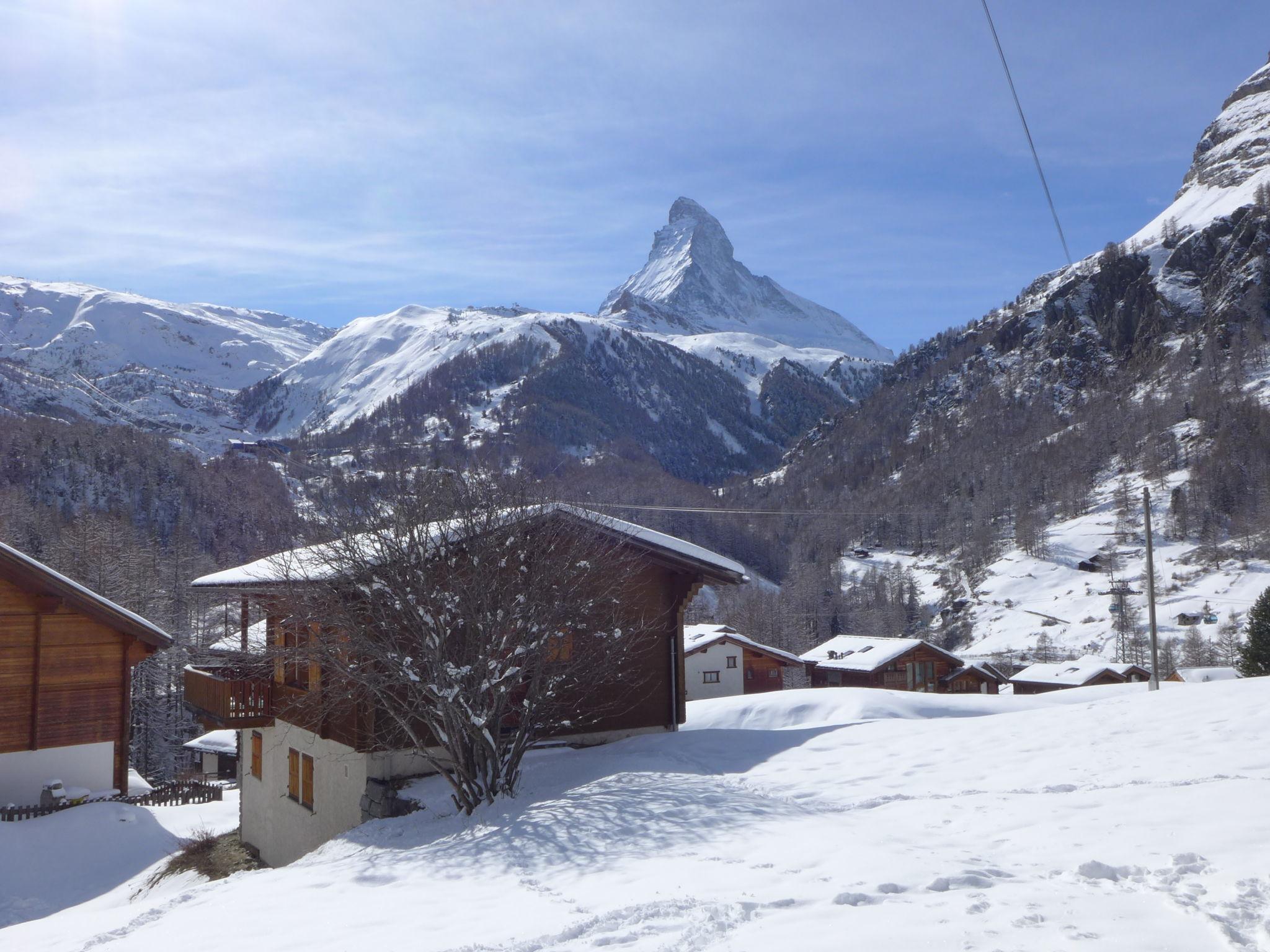 Foto 11 - Apartamento en Zermatt con terraza y vistas a la montaña