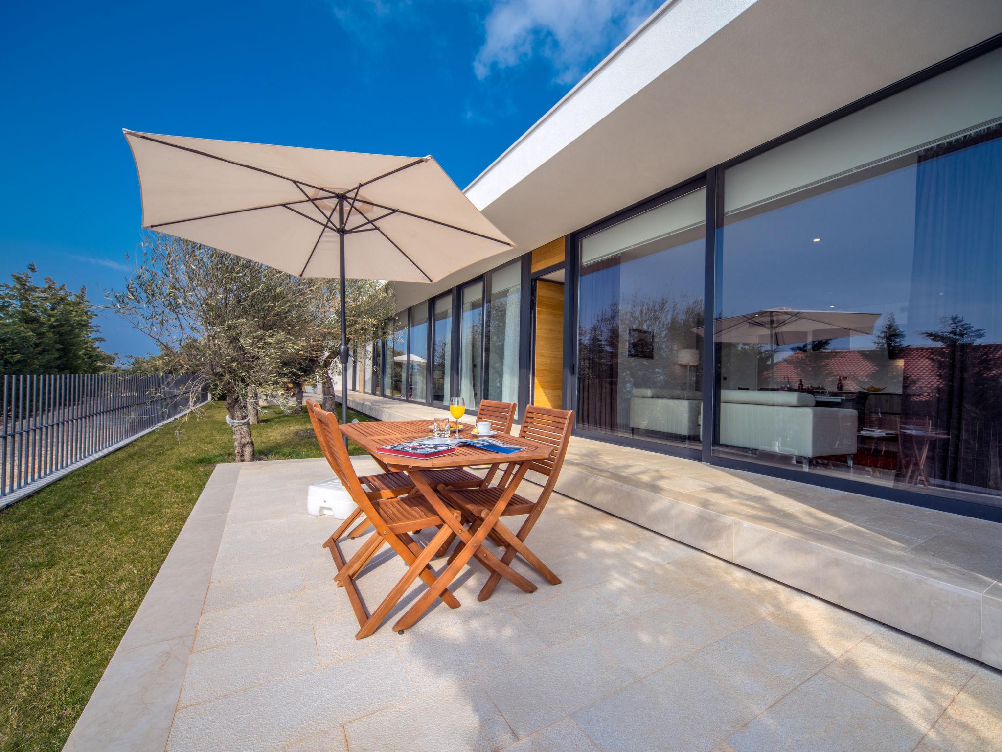 Photo 10 - Appartement de 2 chambres à Primošten avec piscine et terrasse