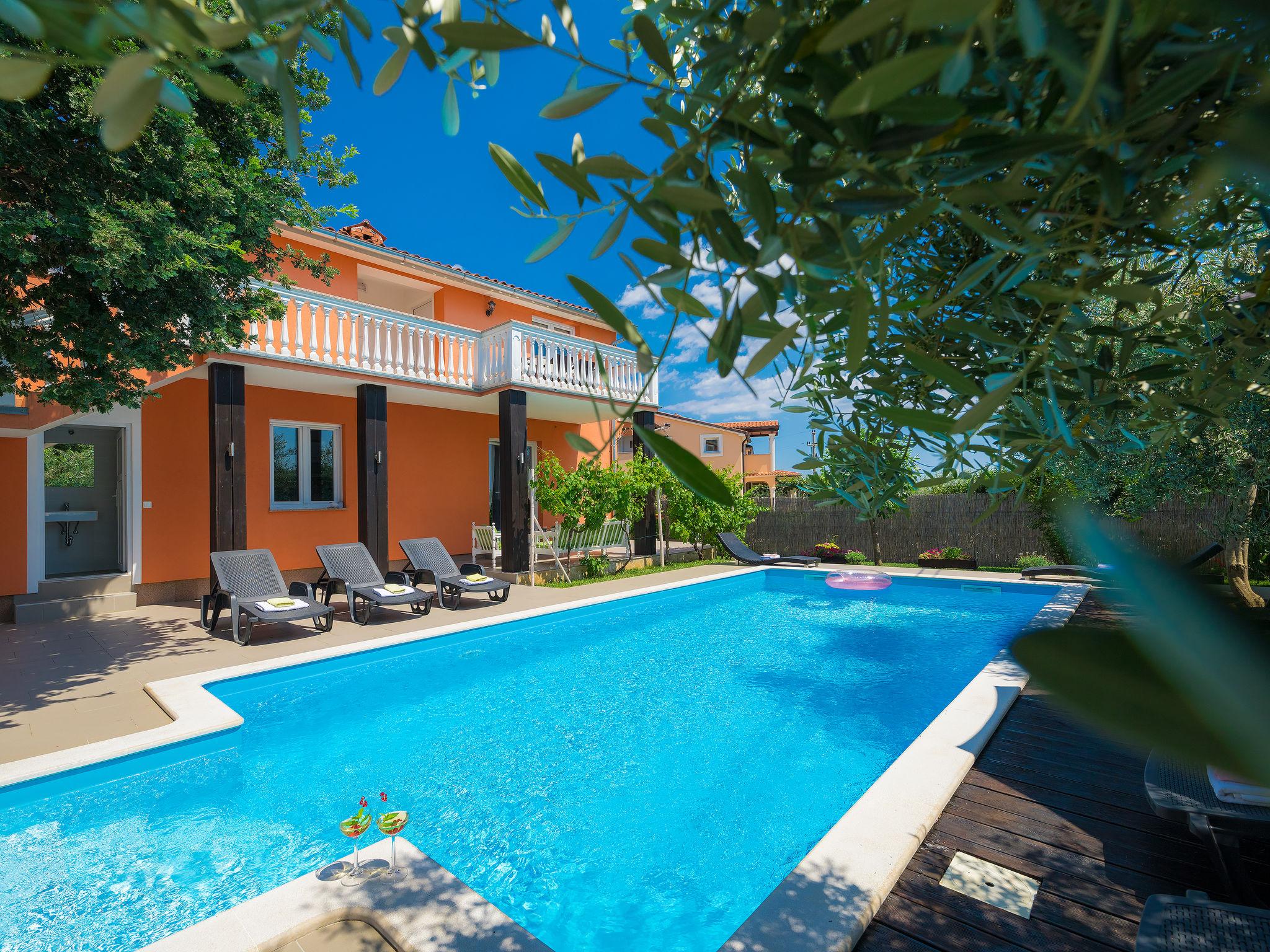Photo 1 - 5 bedroom House in Marčana with private pool and sea view