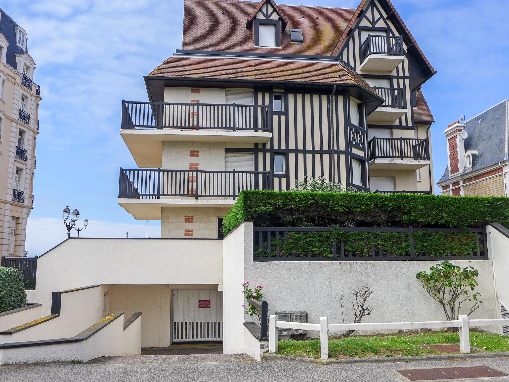 Foto 21 - Apartment mit 1 Schlafzimmer in Cabourg mit blick aufs meer