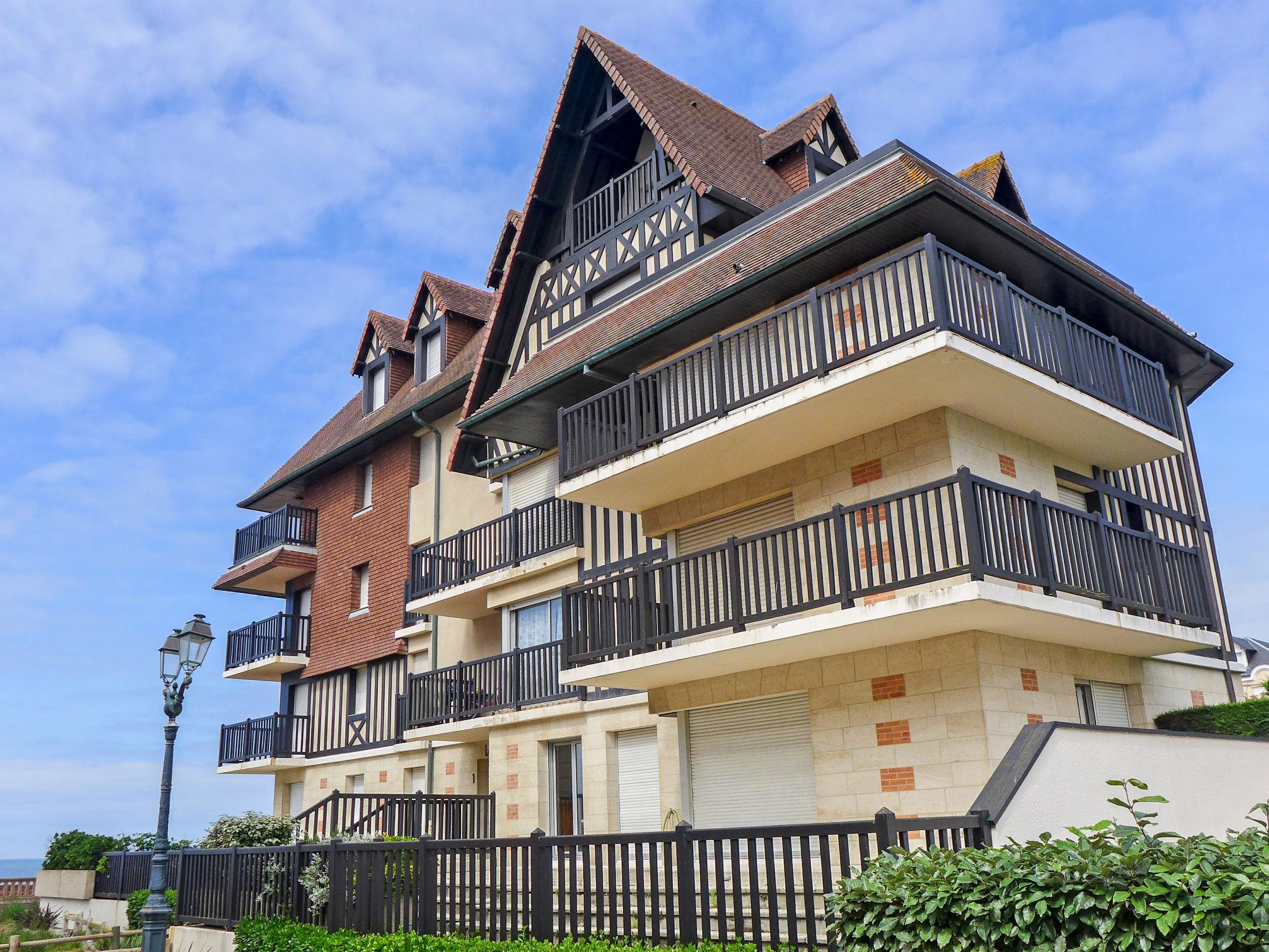 Foto 19 - Apartment mit 1 Schlafzimmer in Cabourg mit blick aufs meer