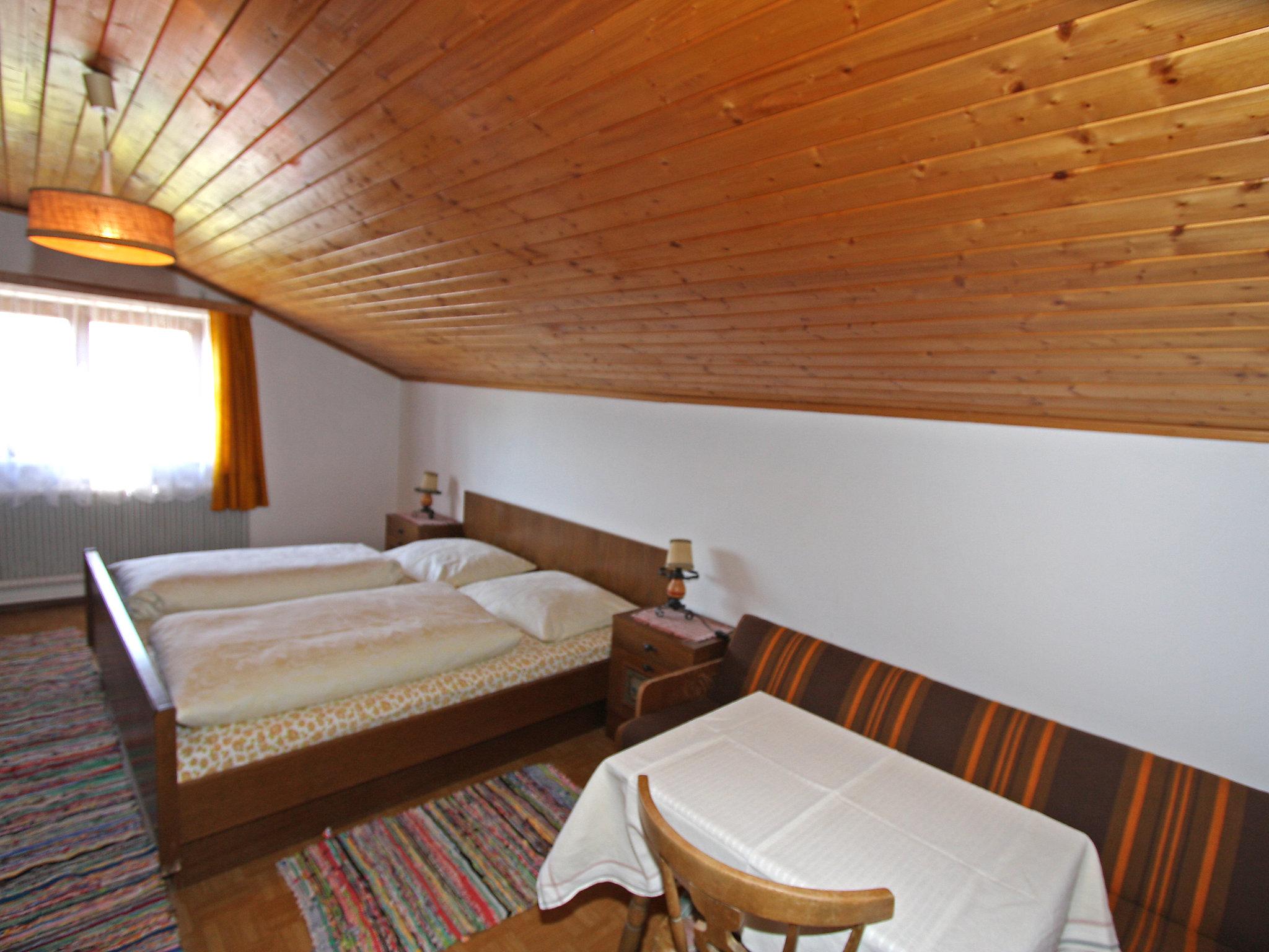 Foto 6 - Appartamento con 2 camere da letto a Pill con terrazza e vista sulle montagne